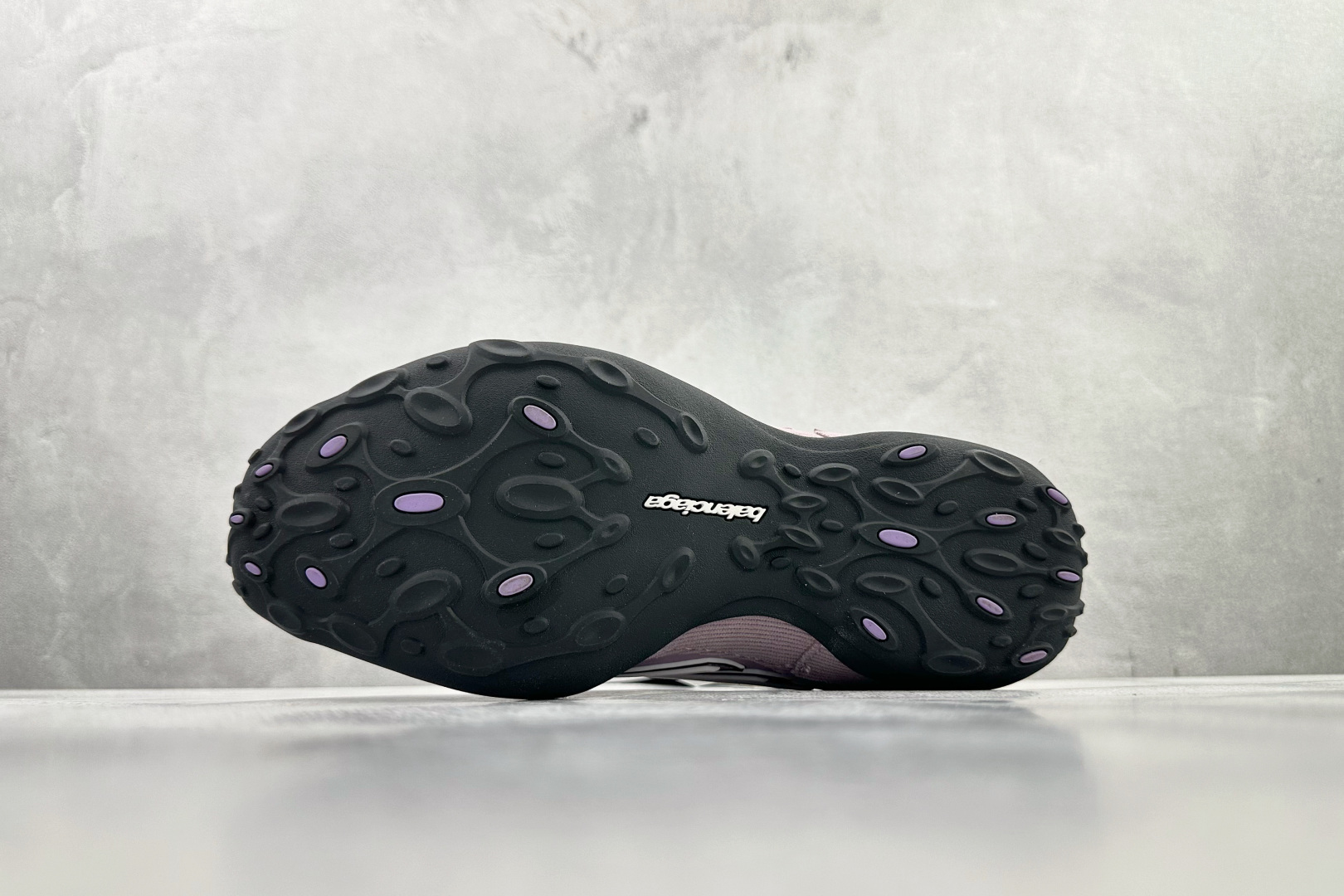 300 最新外贸批次 Balenciaga巴黎世家 Monday Ultra 紫色 853508WMNDI-Chinese UA Cheap High Quatity Brand Clothes Bags handbags Sneakers wholesale wholesaler seller from China Factory suppliers Fashion Clothing Shoes best Quality Beautiful Price 300 最新外贸批次 Balenciaga巴黎世家 Monday Ultra 紫色 853508WMNDI