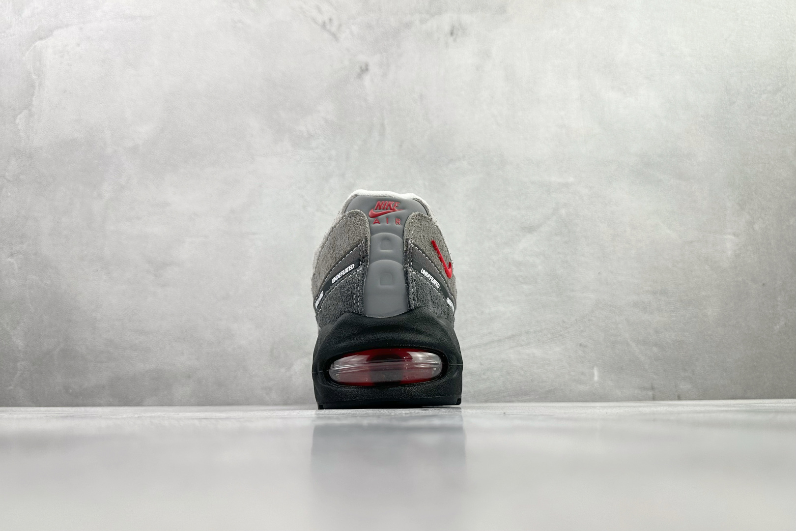 原厂特供 UNDEFEATED x Nike Air Max 95 SP 东京限定 灰红 IB4523-003 原厂特供 UNDEFEATED x Nike Air Max 95 SP 东京限定 灰红 IB4523-003