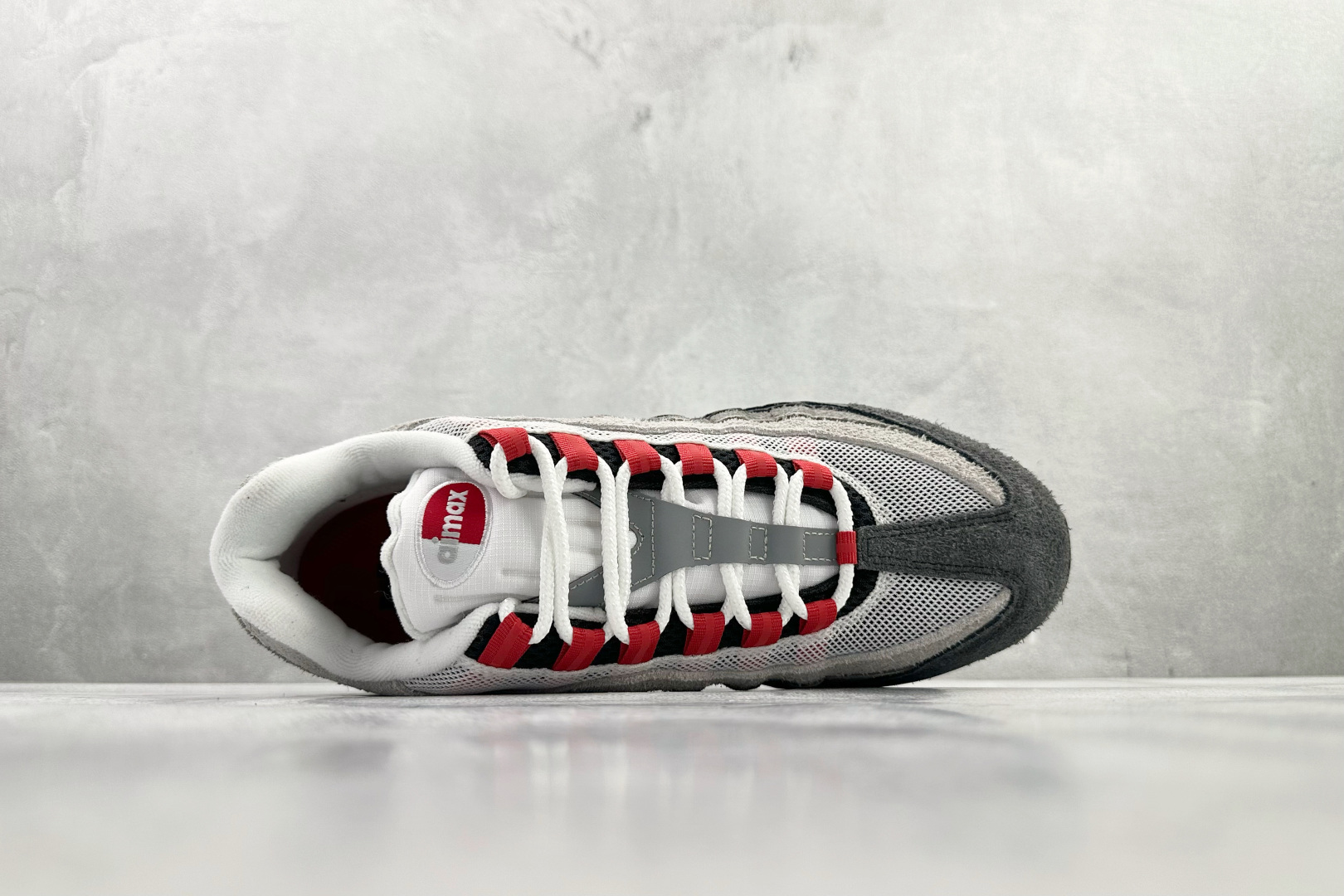 原厂特供 UNDEFEATED x Nike Air Max 95 SP 东京限定 灰红 IB4523-003 原厂特供 UNDEFEATED x Nike Air Max 95 SP 东京限定 灰红 IB4523-003