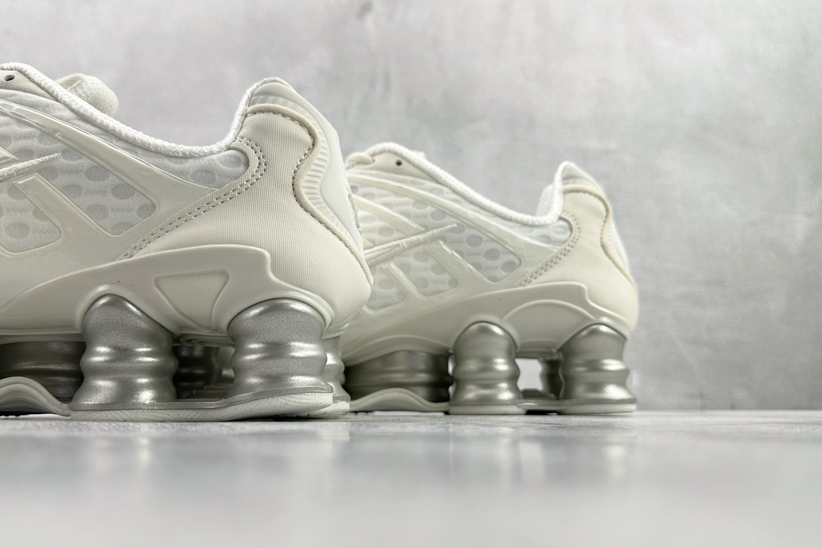 原版开发 Nike Shox TL系列 白色 AR3566-103-Top High Quatity Cheap Sneakers Fashion Clothing Clothes Bags handbags Shoes of all Brand wholesale With The best Quality And Beautiful Price from China Factory Chinese suppliers wholesaler seller 原版开发 Nike Shox TL系列 白色 AR3566-103