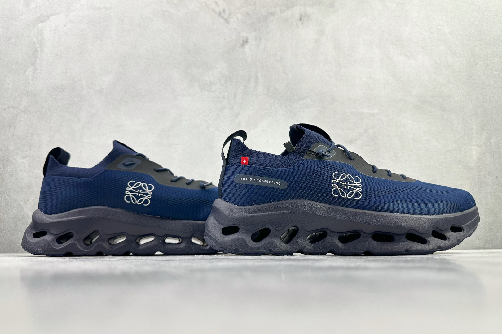 LOEWE罗意威 Cloudtilt 海军蓝色 M929282X15-5887-Top High Quatity Cheap Sneakers Fashion Clothing Clothes Bags handbags Shoes of all Brand wholesale With The best Quality And Beautiful Price from China Factory Chinese suppliers wholesaler seller LOEWE罗意威 Cloudtilt 海军蓝色 M929282X15-5887