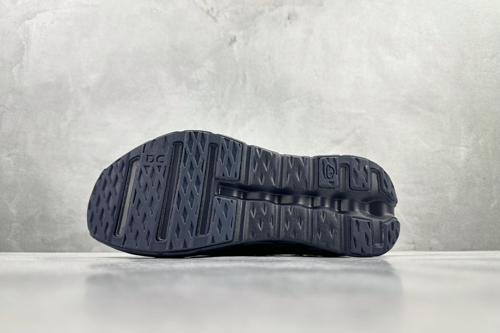 LOEWE罗意威 Cloudtilt 海军蓝色 M929282X15-5887-Top High Quatity Cheap Sneakers Fashion Clothing Clothes Bags handbags Shoes of all Brand wholesale With The best Quality And Beautiful Price from China Factory Chinese suppliers wholesaler seller LOEWE罗意威 Cloudtilt 海军蓝色 M929282X15-5887