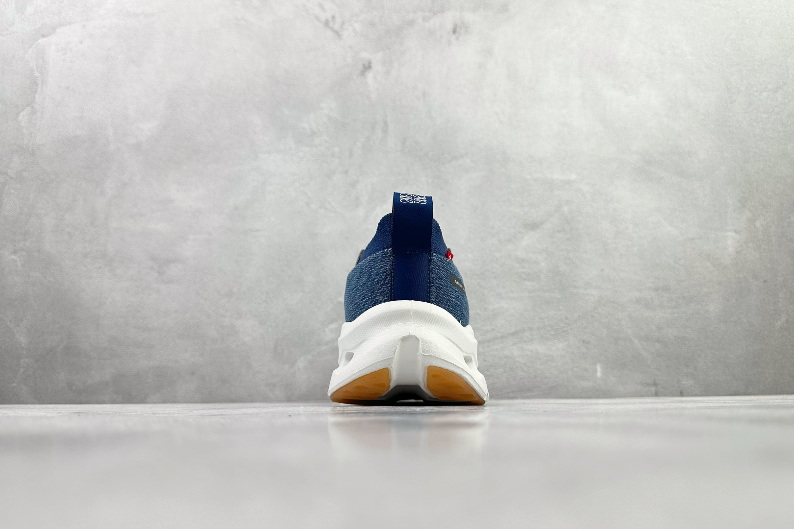 180 LOEWE罗意威 x On昂跑 联名款 Cloudtilt 蓝色 牛仔蓝 L929282X40-8798