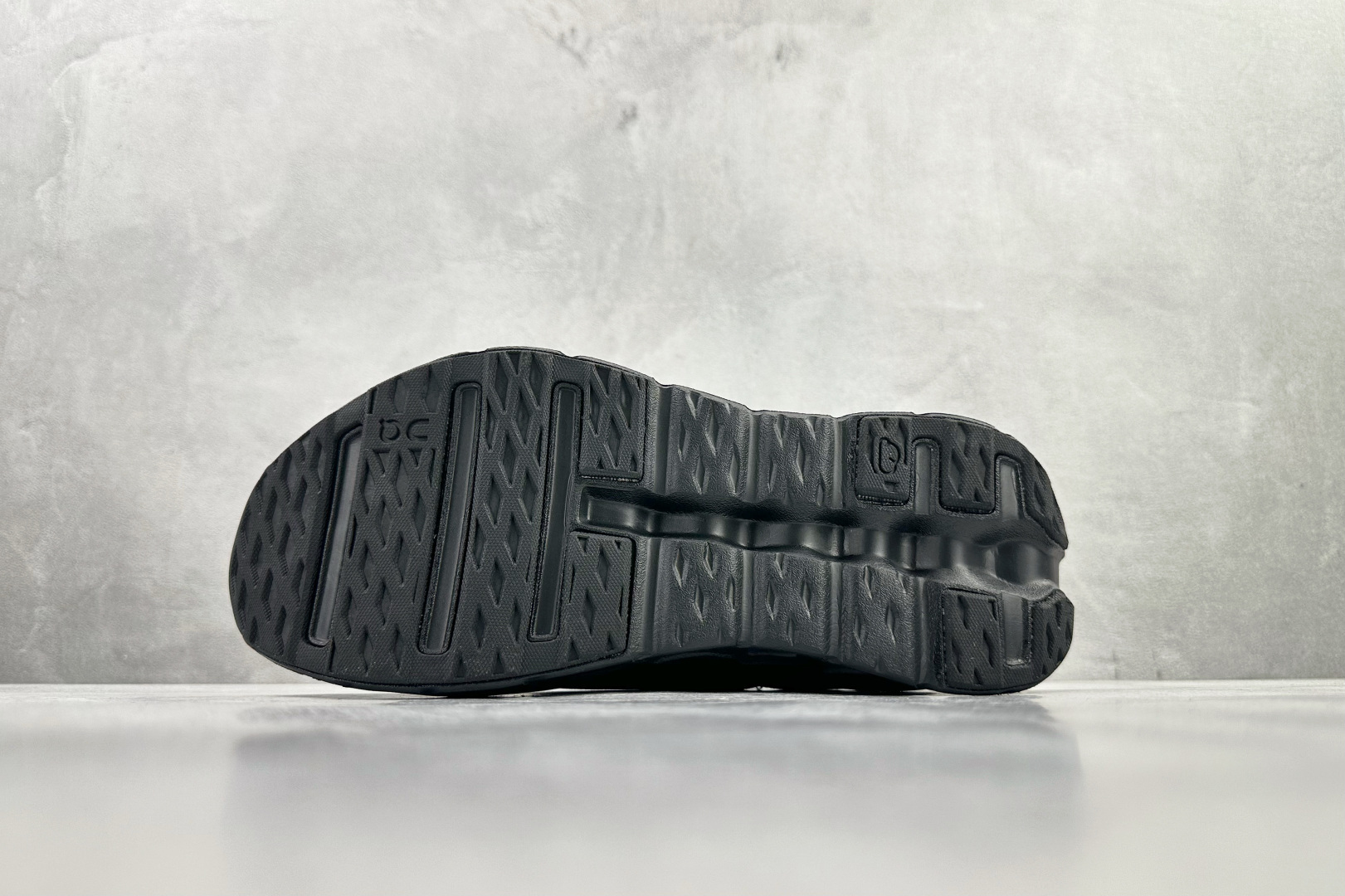 LOEWE罗意威 x On昂跑 联名款 Cloudtilt 黑色 3WD3031-Top High Quatity Cheap Sneakers Fashion Clothing Clothes Bags handbags Shoes of all Brand wholesale With The best Quality And Beautiful Price from China Factory Chinese suppliers wholesaler seller LOEWE罗意威 x On昂跑 联名款 Cloudtilt 黑色 3WD3031