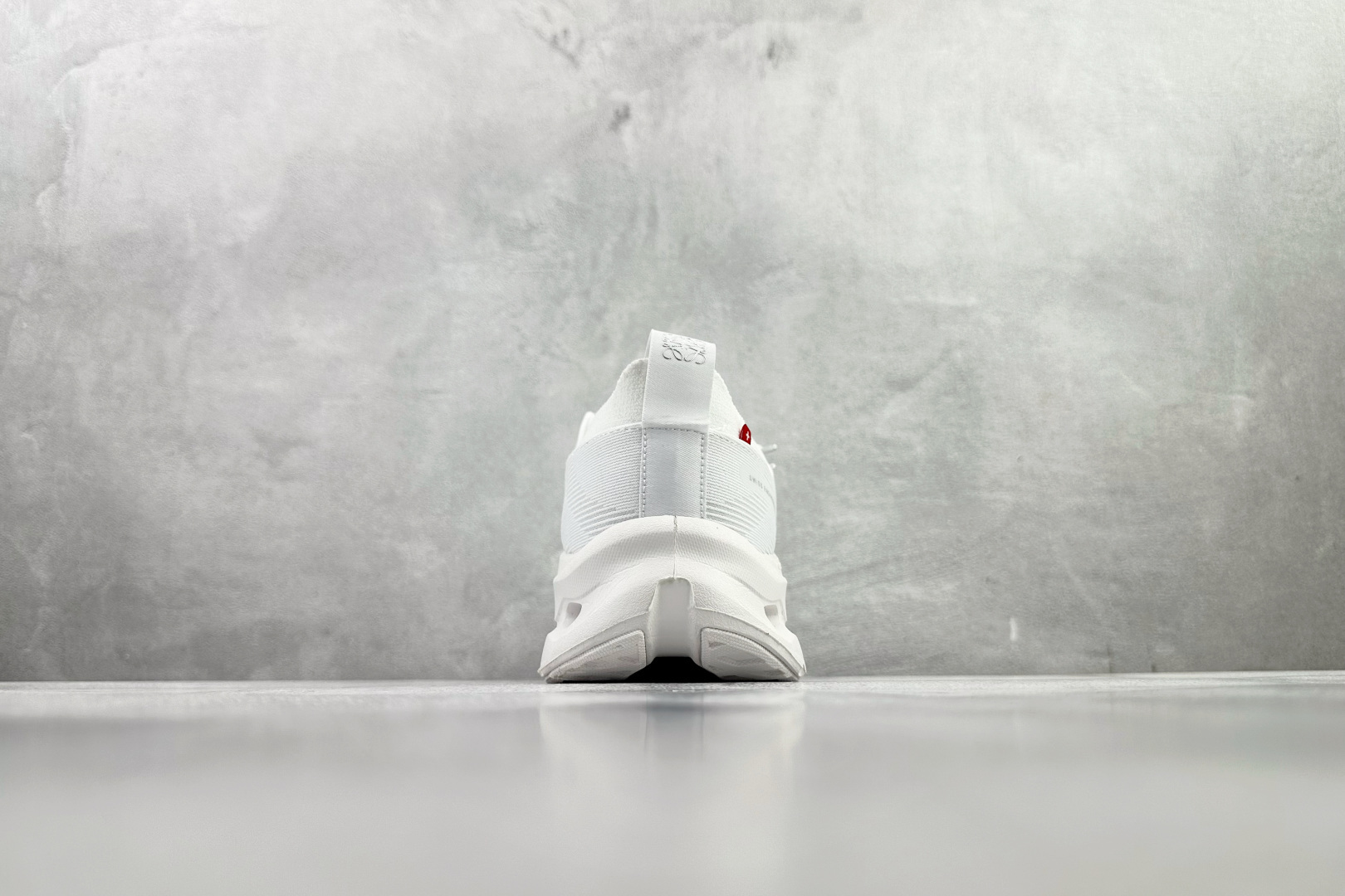 LOEWE罗意威 x On昂跑 联名款 Cloudtilt白色 3MD3033-Top High Quatity Cheap Sneakers Fashion Clothing Clothes Bags handbags Shoes of all Brand wholesale With The best Quality And Beautiful Price from China Factory Chinese suppliers wholesaler seller LOEWE罗意威 x On昂跑 联名款 Cloudtilt白色 3MD3033