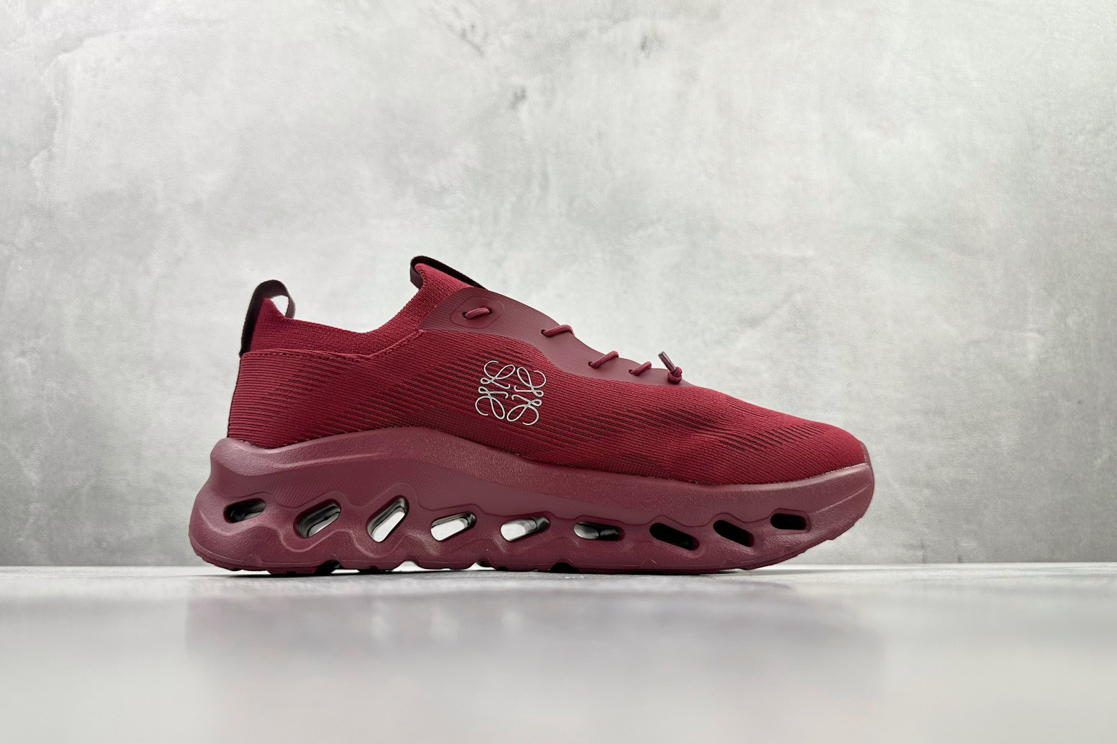 LOEWE罗意威 x On昂跑 联名款 Cloudtilt红色 3WD3031