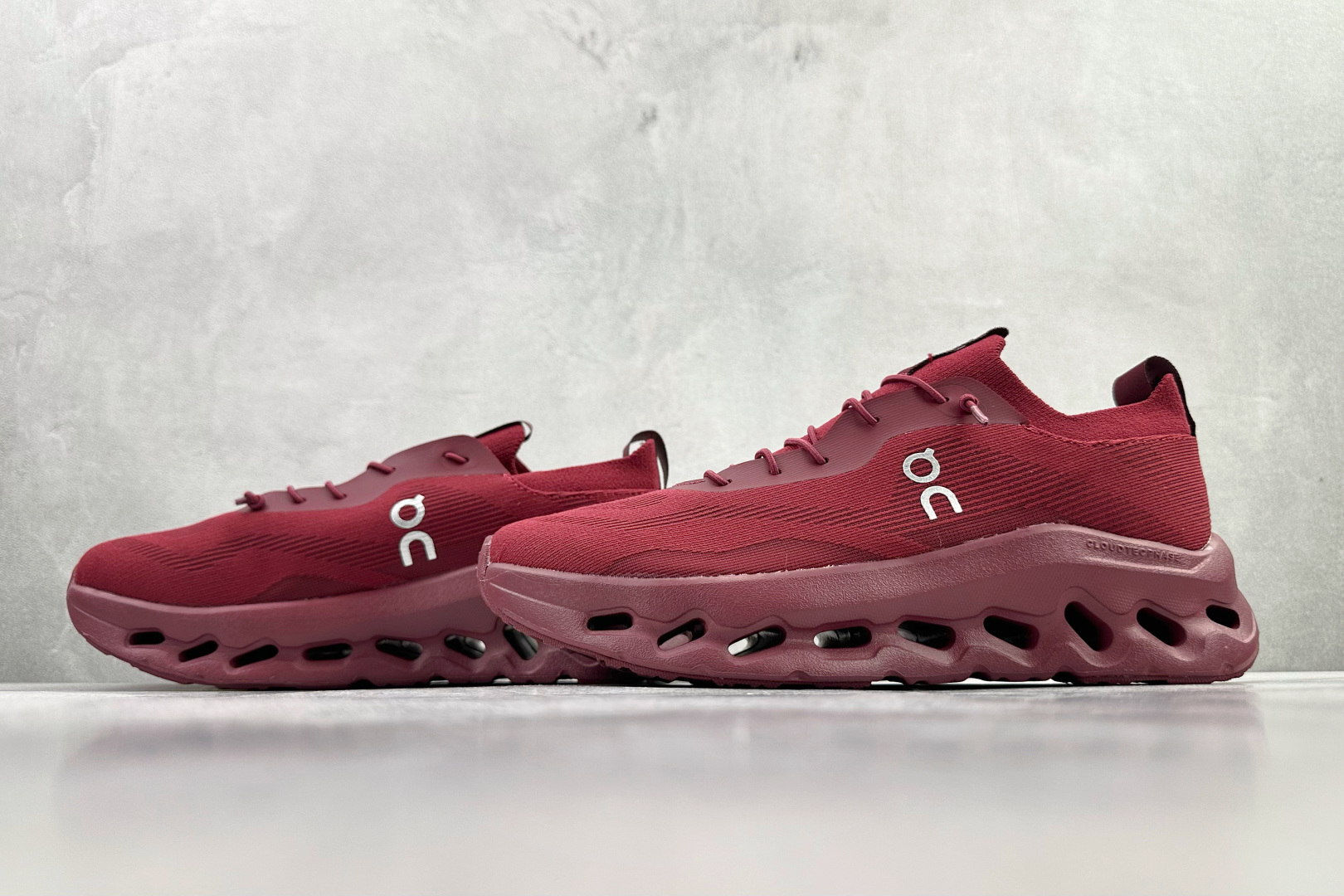 LOEWE罗意威 x On昂跑 联名款 Cloudtilt红色 3WD3031