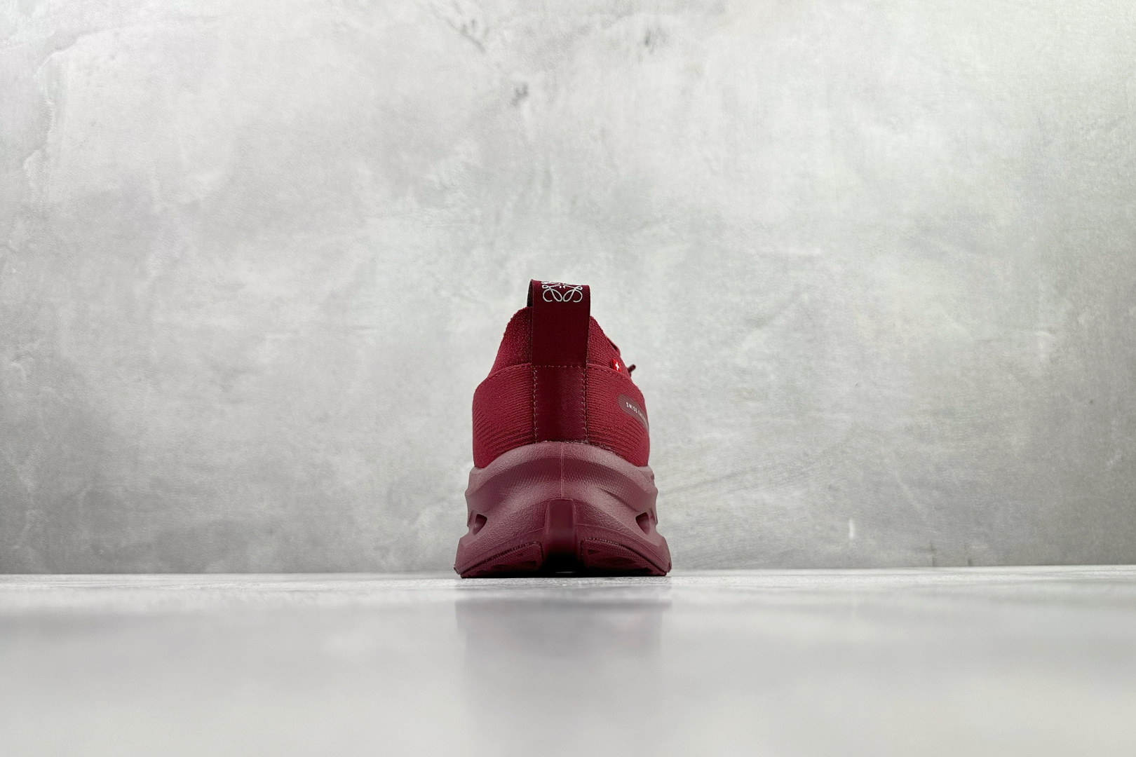 LOEWE罗意威 x On昂跑 联名款 Cloudtilt红色 3WD3031