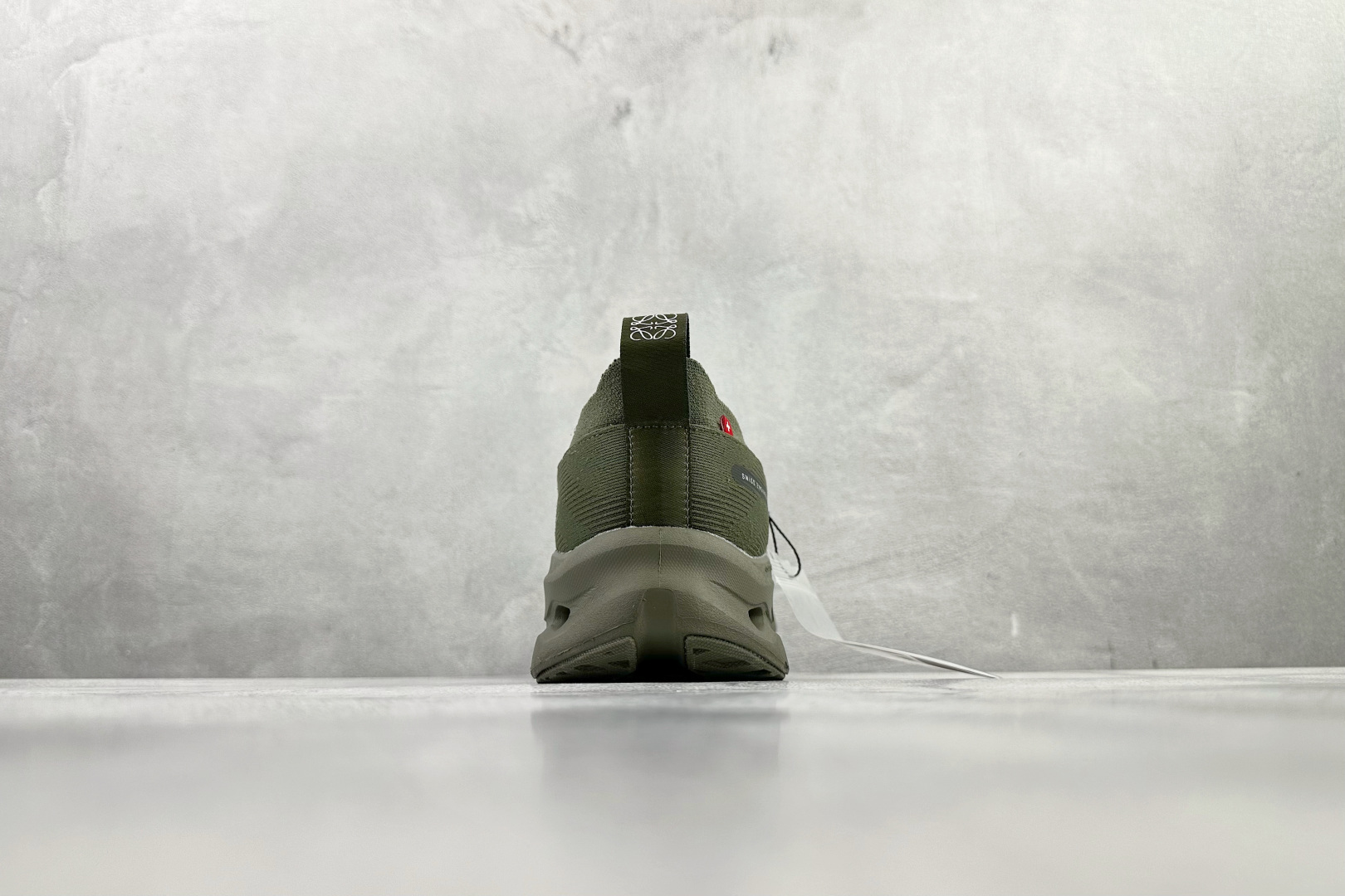 LOEWE罗意威 x On昂跑 联名款 Cloudtilt 绿色 3MD3033