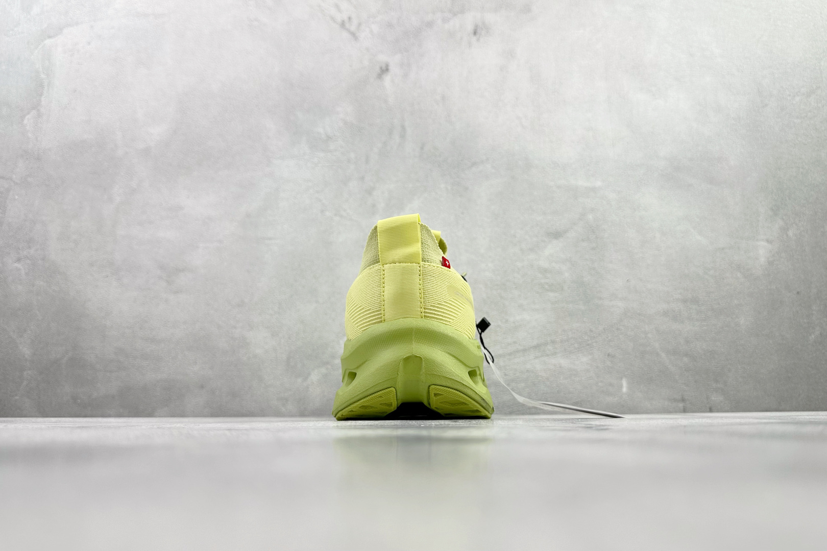 LOEWE罗意威 x On昂跑 联名款 Cloudtilt 柠檬黄 3MD3033 LOEWE罗意威 x On昂跑 联名款 Cloudtilt 柠檬黄 3MD3033