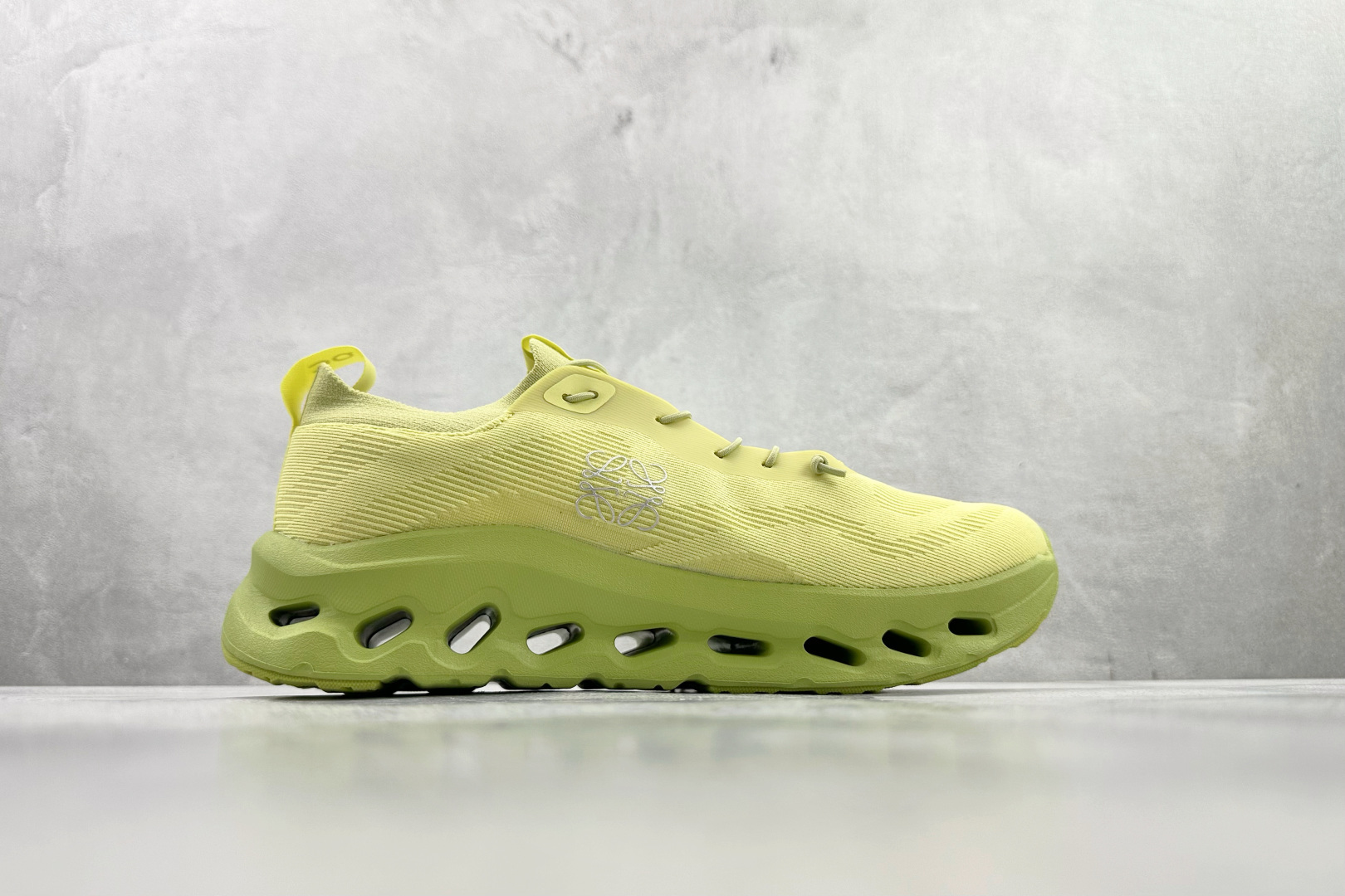LOEWE罗意威 x On昂跑 联名款 Cloudtilt 柠檬黄 3MD3033 LOEWE罗意威 x On昂跑 联名款 Cloudtilt 柠檬黄 3MD3033