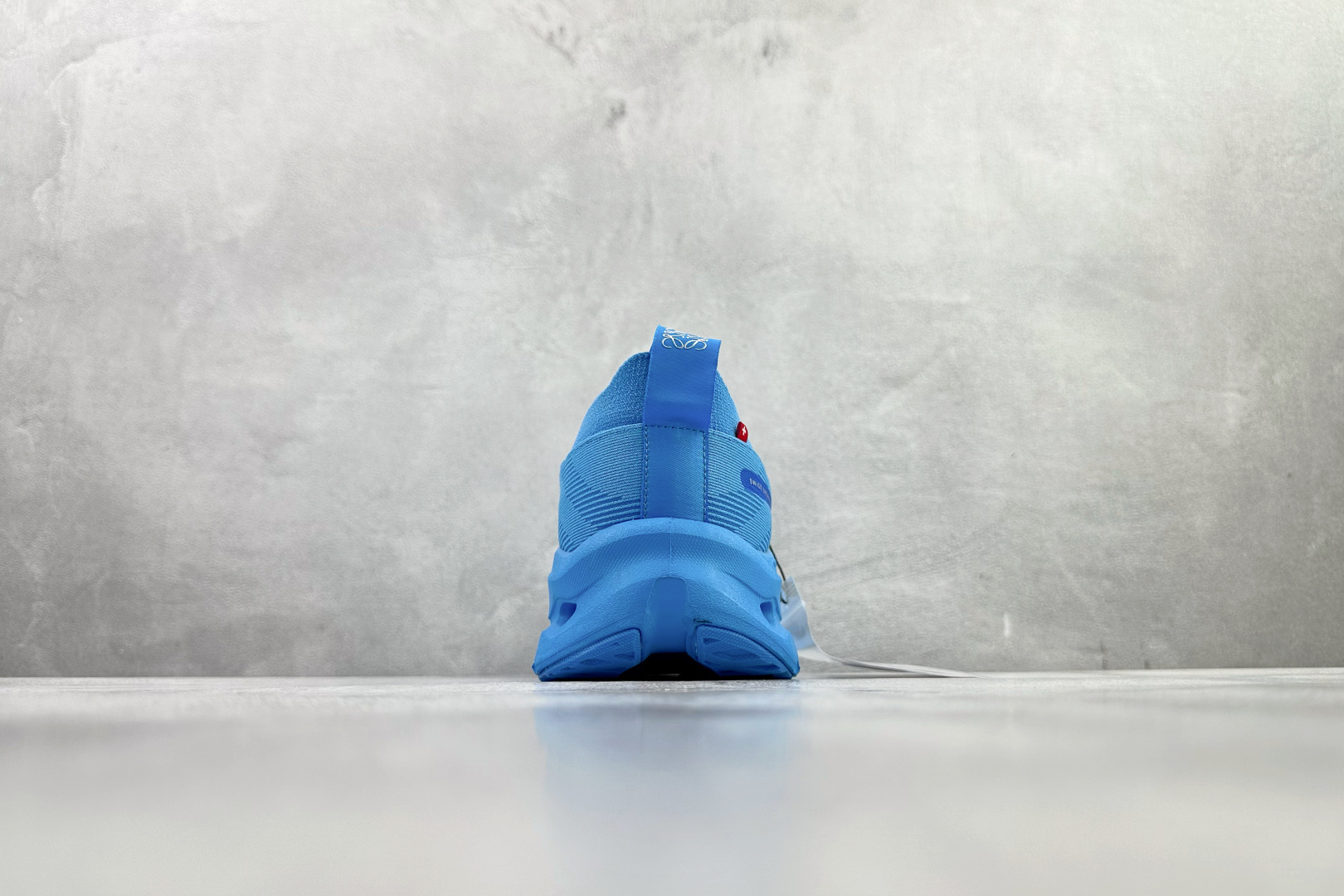 LOEWE罗意威 x On昂跑 联名款 Cloudtilt 蓝色 3MD3033-Top High Quatity Cheap Sneakers Fashion Clothing Clothes Bags handbags Shoes of all Brand wholesale With The best Quality And Beautiful Price from China Factory Chinese suppliers wholesaler seller LOEWE罗意威 x On昂跑 联名款 Cloudtilt 蓝色 3MD3033
