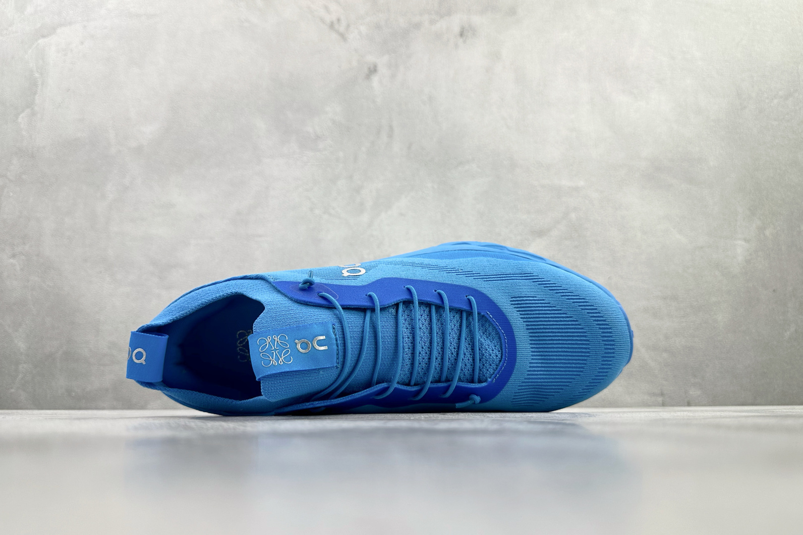 LOEWE罗意威 x On昂跑 联名款 Cloudtilt 蓝色 3MD3033-Top High Quatity Cheap Sneakers Fashion Clothing Clothes Bags handbags Shoes of all Brand wholesale With The best Quality And Beautiful Price from China Factory Chinese suppliers wholesaler seller LOEWE罗意威 x On昂跑 联名款 Cloudtilt 蓝色 3MD3033