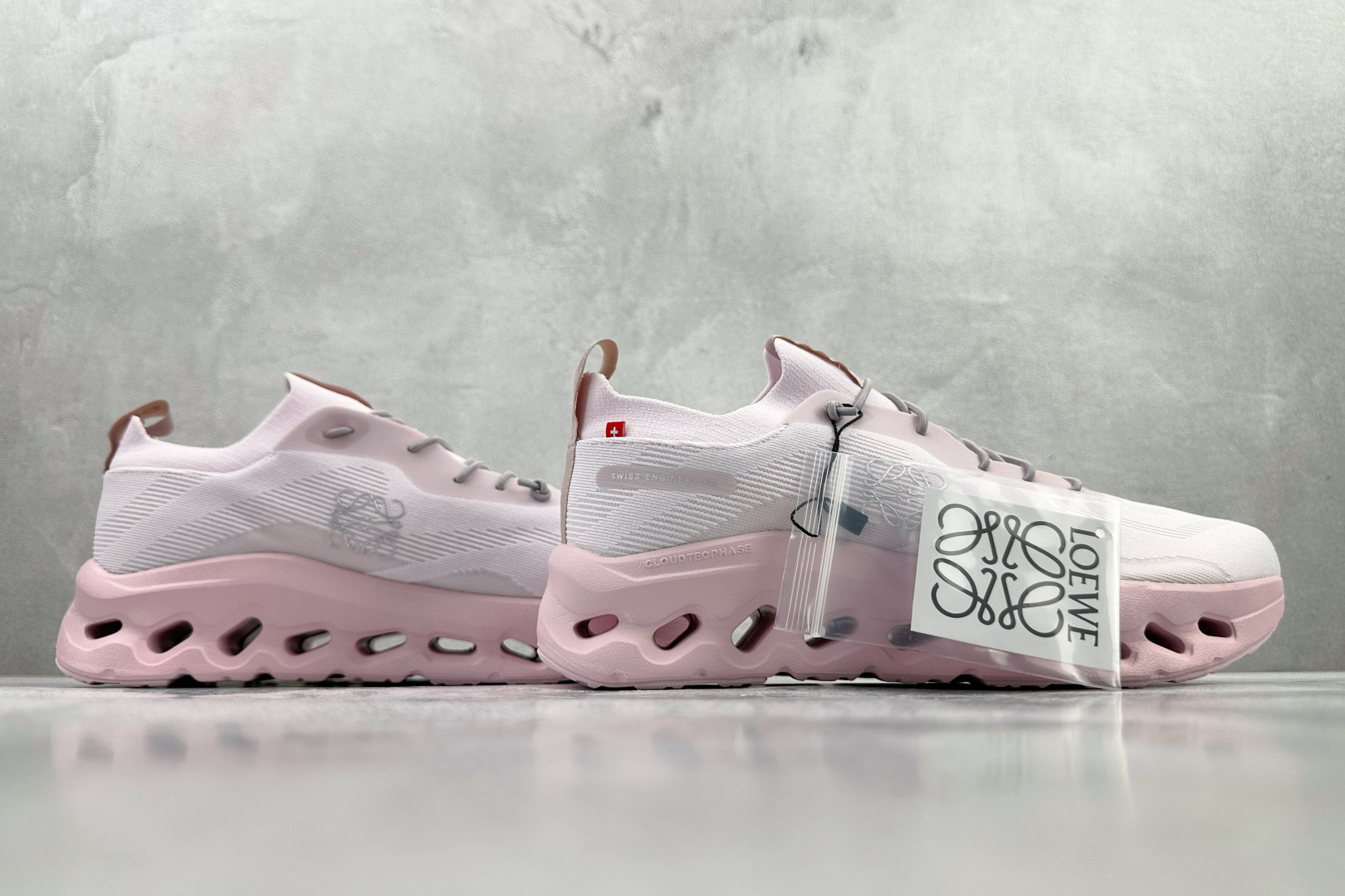LOEWE罗意威 x On昂跑 联名款 Cloudtilt 粉色 3WD3031