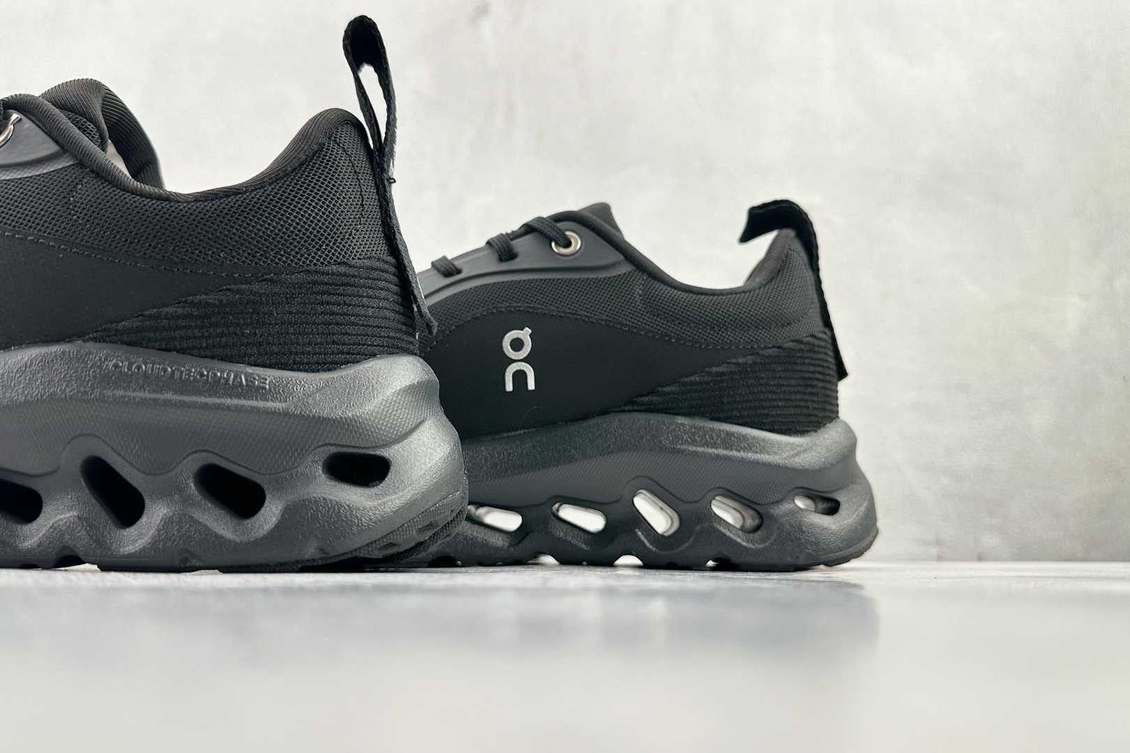 180 On x LOEWE罗意威 Cloudtilt 2.0 黑色 3MEI1069-Chinese UA Cheap High Quatity Brand Clothes Bags handbags Sneakers wholesale wholesaler seller from China Factory suppliers Fashion Clothing Shoes best Quality Beautiful Price 180 On x LOEWE罗意威 Cloudtilt 2.0 黑色 3MEI1069