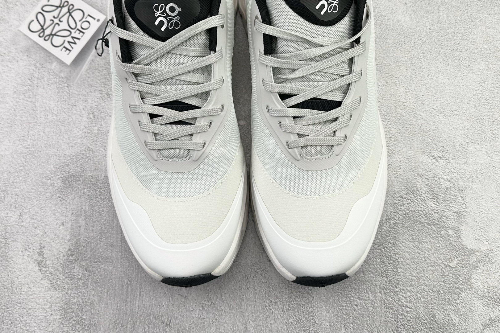 On x LOEWE罗意威 Cloudtilt 2.0 白色 3MEI1069 On x LOEWE罗意威 Cloudtilt 2.0 白色 3MEI1069