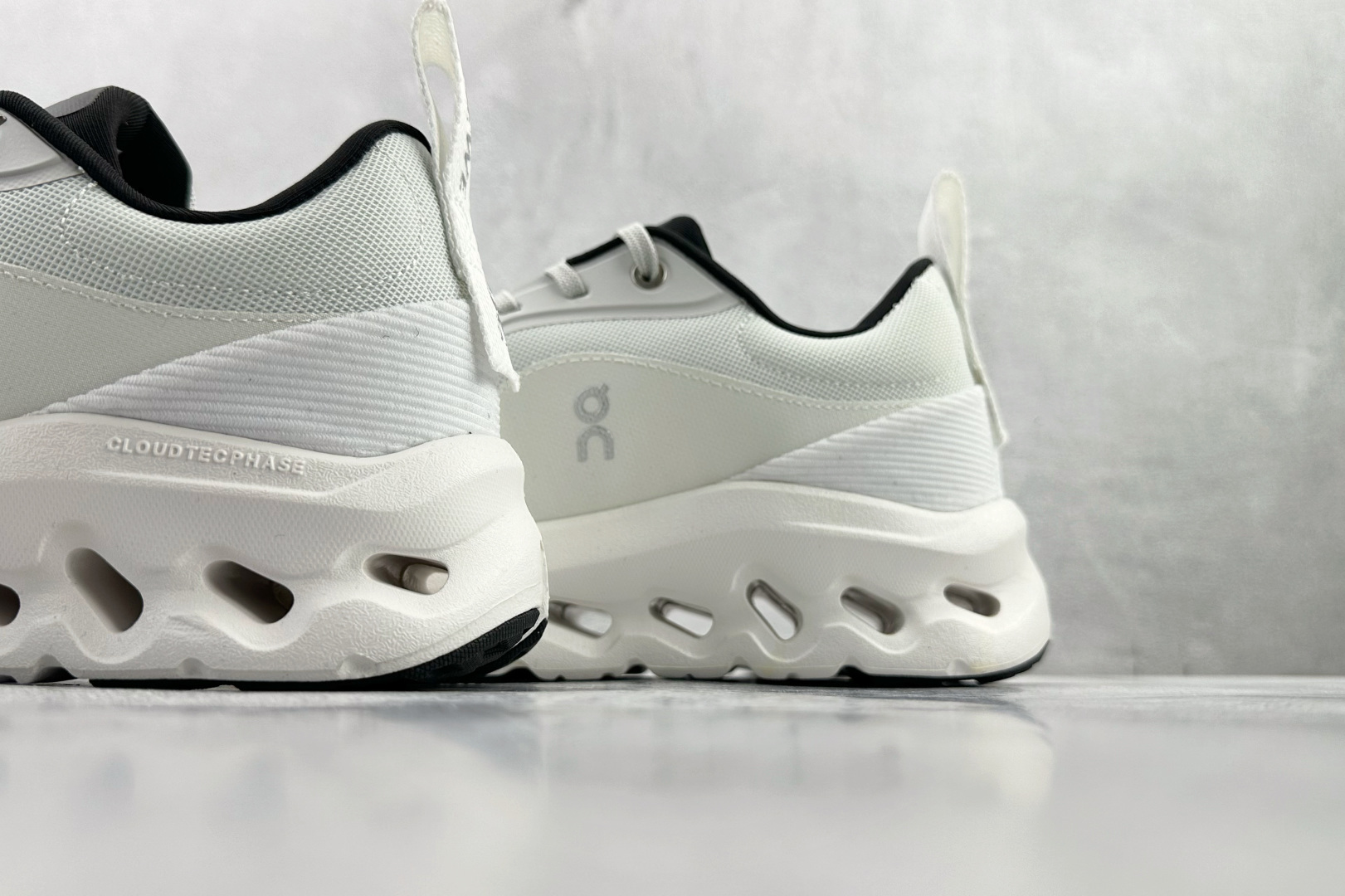 On x LOEWE罗意威 Cloudtilt 2.0 白色 3MEI1069 On x LOEWE罗意威 Cloudtilt 2.0 白色 3MEI1069