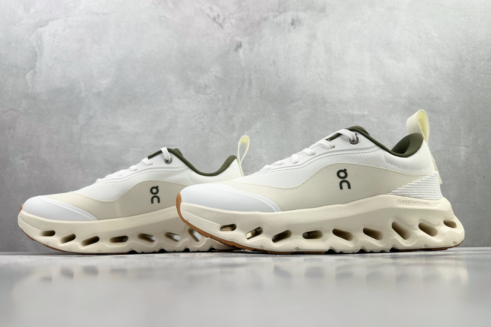 On x LOEWE罗意威 Cloudtilt 2.0 白灰 3MEI1069 On x LOEWE罗意威 Cloudtilt 2.0 白灰 3MEI1069