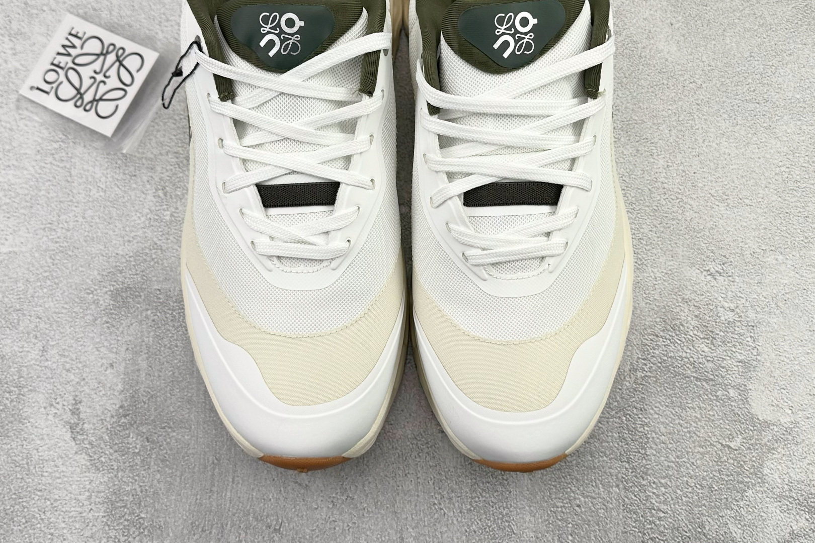 On x LOEWE罗意威 Cloudtilt 2.0 白灰 3MEI1069 On x LOEWE罗意威 Cloudtilt 2.0 白灰 3MEI1069