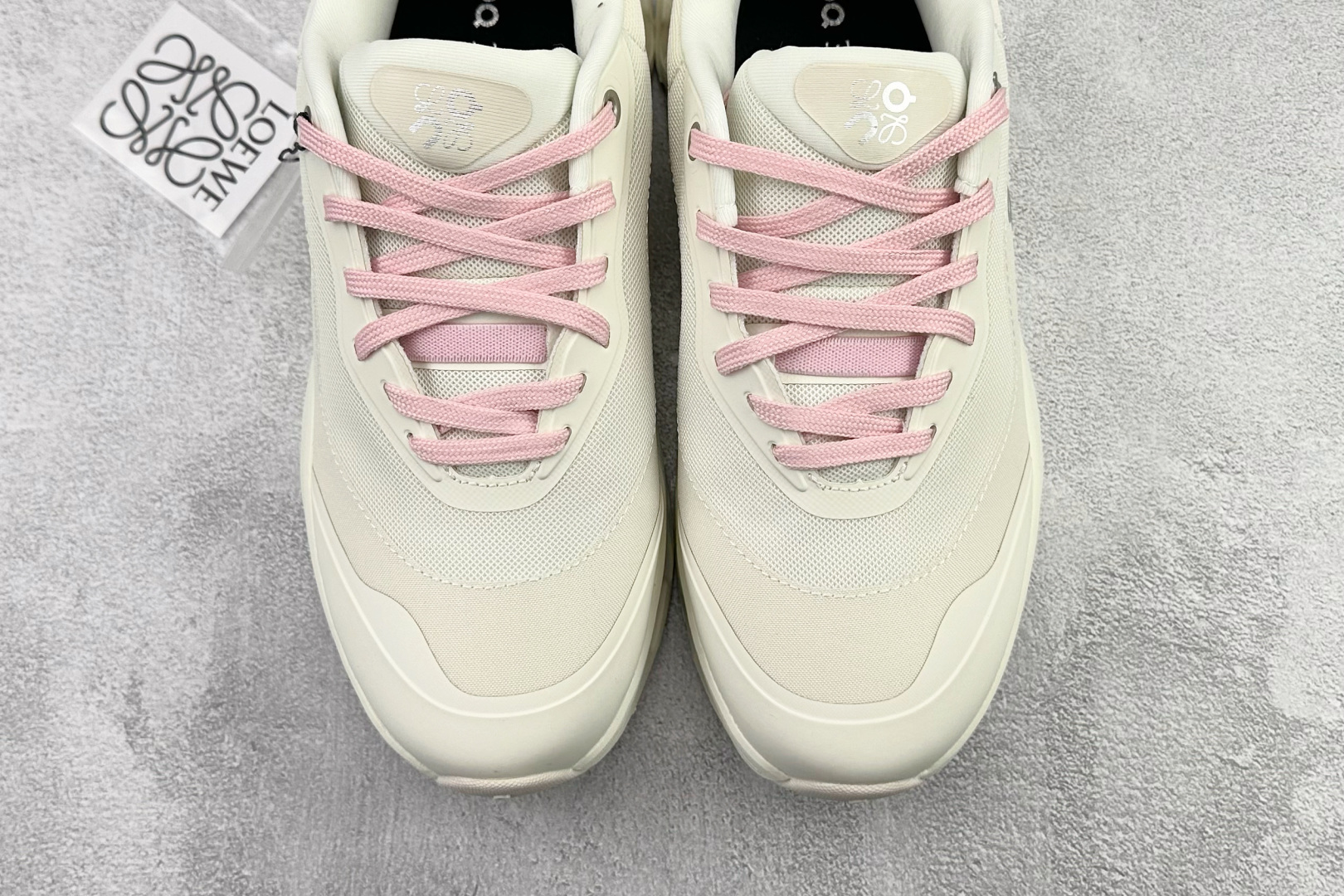 On x LOEWE罗意威 Cloudtilt 2.0 米粉 3WE1069