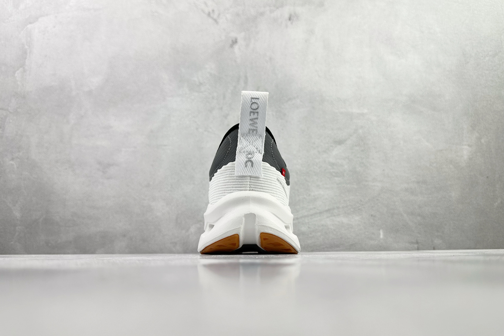 On x LOEWE罗意威 Cloudtilt 2.0 黑白 3MEI1069-Top High Quatity Cheap Sneakers Fashion Clothing Clothes Bags handbags Shoes of all Brand wholesale With The best Quality And Beautiful Price from China Factory Chinese suppliers wholesaler seller On x LOEWE罗意威 Cloudtilt 2.0 黑白 3MEI1069