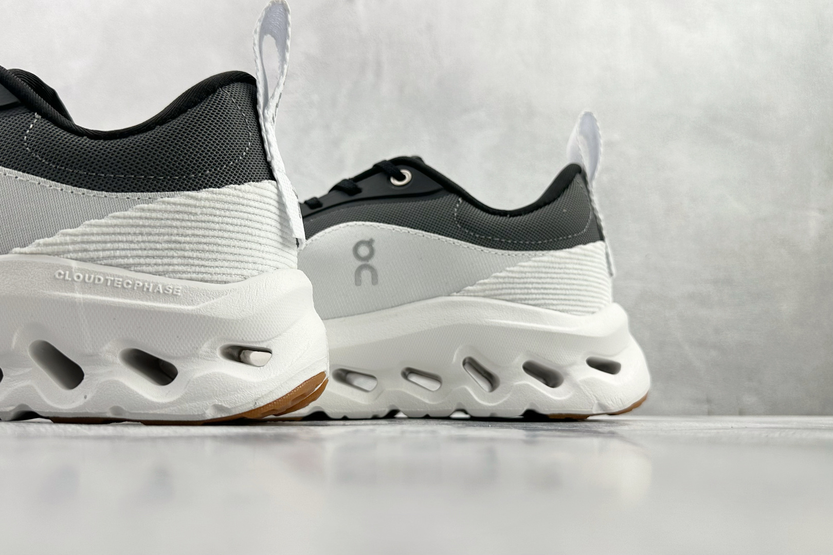 On x LOEWE罗意威 Cloudtilt 2.0 黑白 3MEI1069-Top High Quatity Cheap Sneakers Fashion Clothing Clothes Bags handbags Shoes of all Brand wholesale With The best Quality And Beautiful Price from China Factory Chinese suppliers wholesaler seller On x LOEWE罗意威 Cloudtilt 2.0 黑白 3MEI1069