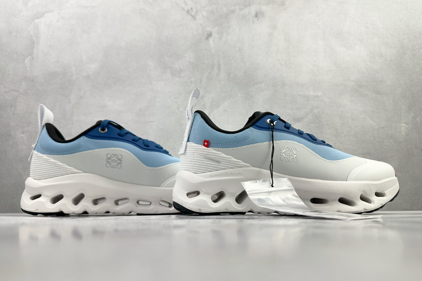 On x LOEWE罗意威 Cloudtilt 2.0 蓝白 3MEI1087-Top High Quatity Cheap Sneakers Fashion Clothing Clothes Bags handbags Shoes of all Brand wholesale With The best Quality And Beautiful Price from China Factory Chinese suppliers wholesaler seller On x LOEWE罗意威 Cloudtilt 2.0 蓝白 3MEI1087