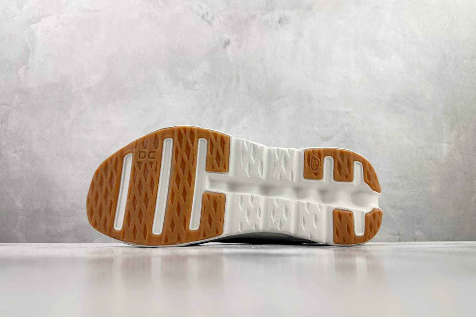 On x LOEWE罗意威 Cloudtilt 2.0 白蓝 M929282X30-4933 On x LOEWE罗意威 Cloudtilt 2.0 白蓝 M929282X30-4933