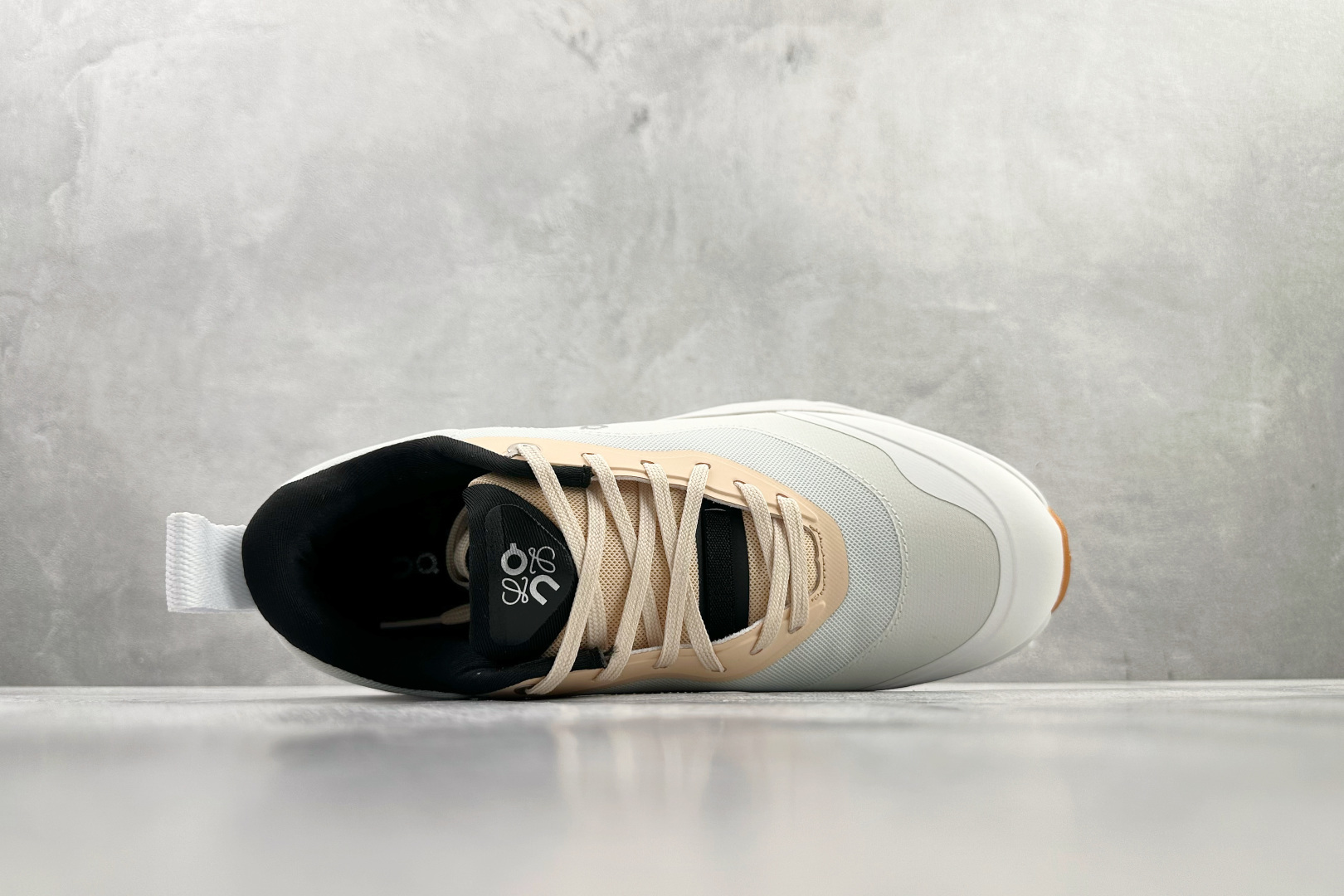 On x LOEWE罗意威 Cloudtilt 2.0 棕白 3MEI1069 On x LOEWE罗意威 Cloudtilt 2.0 棕白 3MEI1069