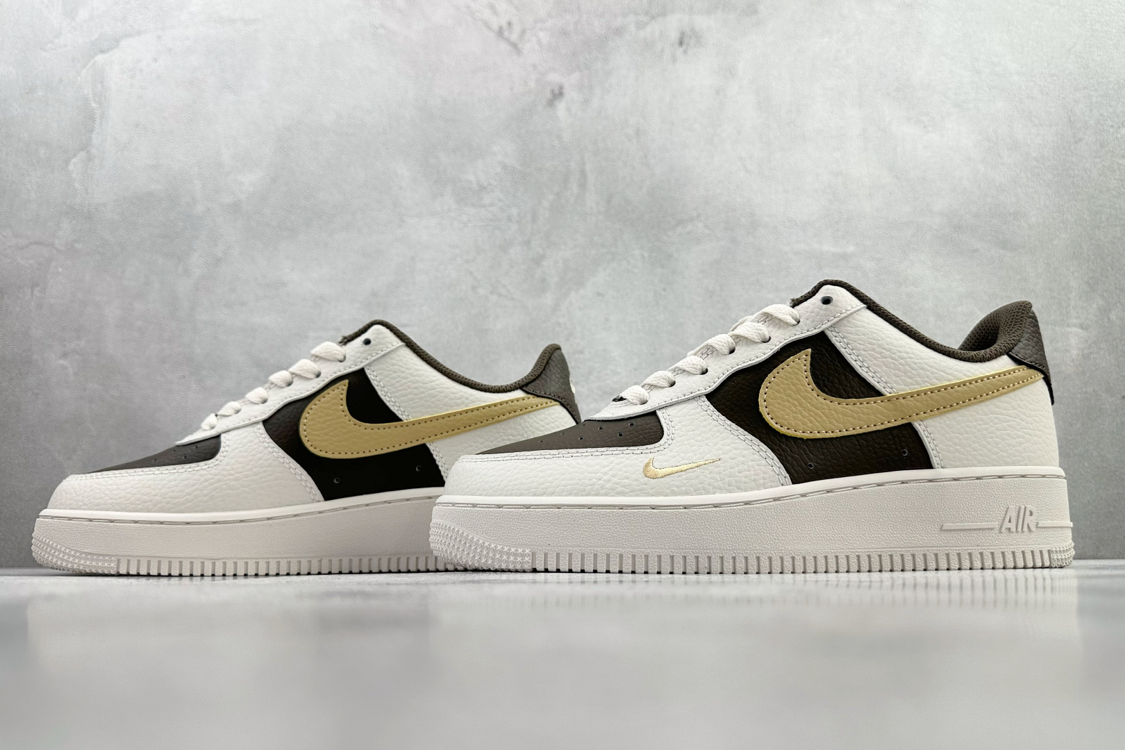 Nike Air Force 1 '07 米色 IR0796-030