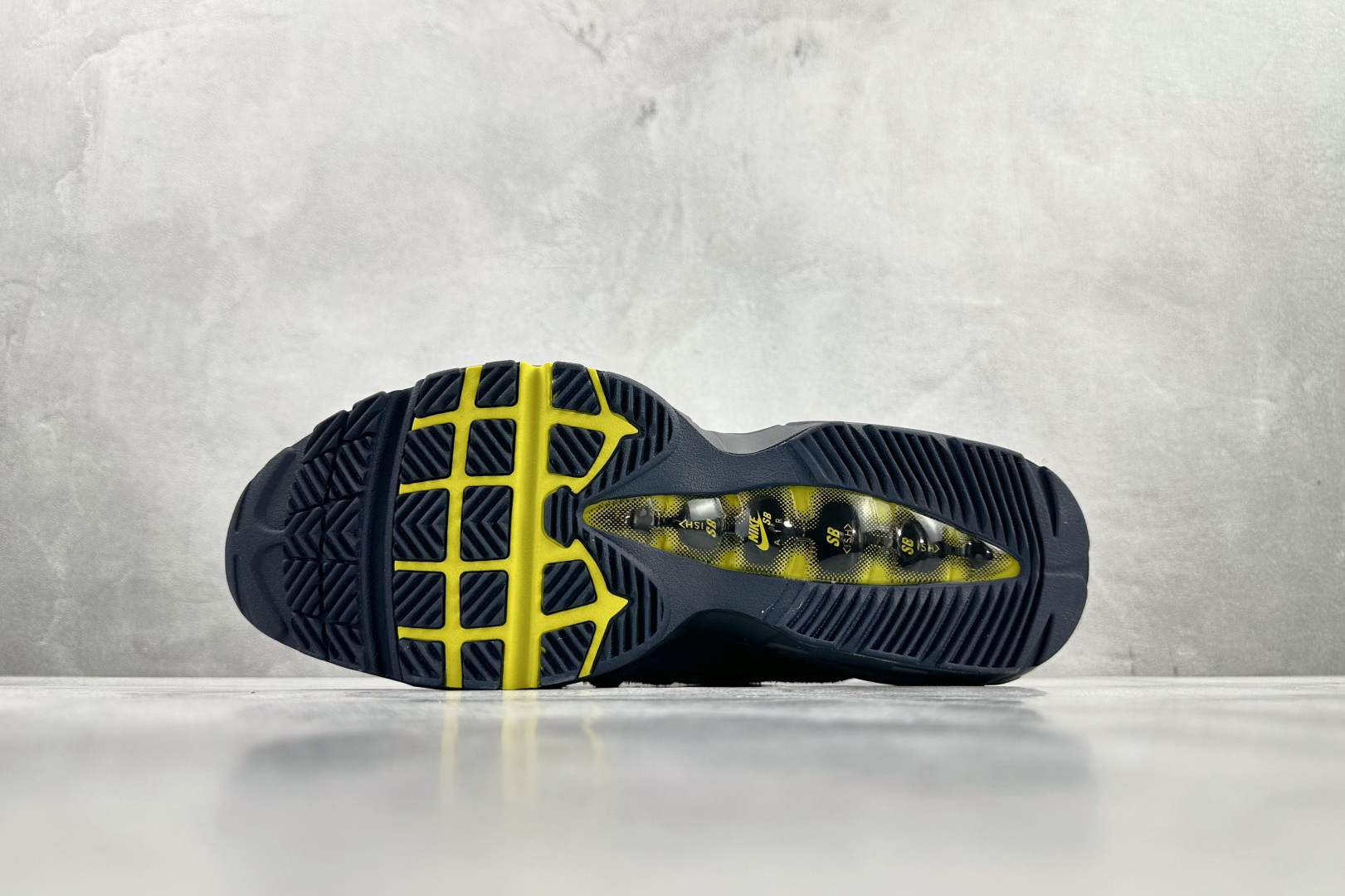 平台专供 Eric Koston x Nike Air Max 95 ”Obsidian and Speed Yellow” 蓝白 HQ8492-400