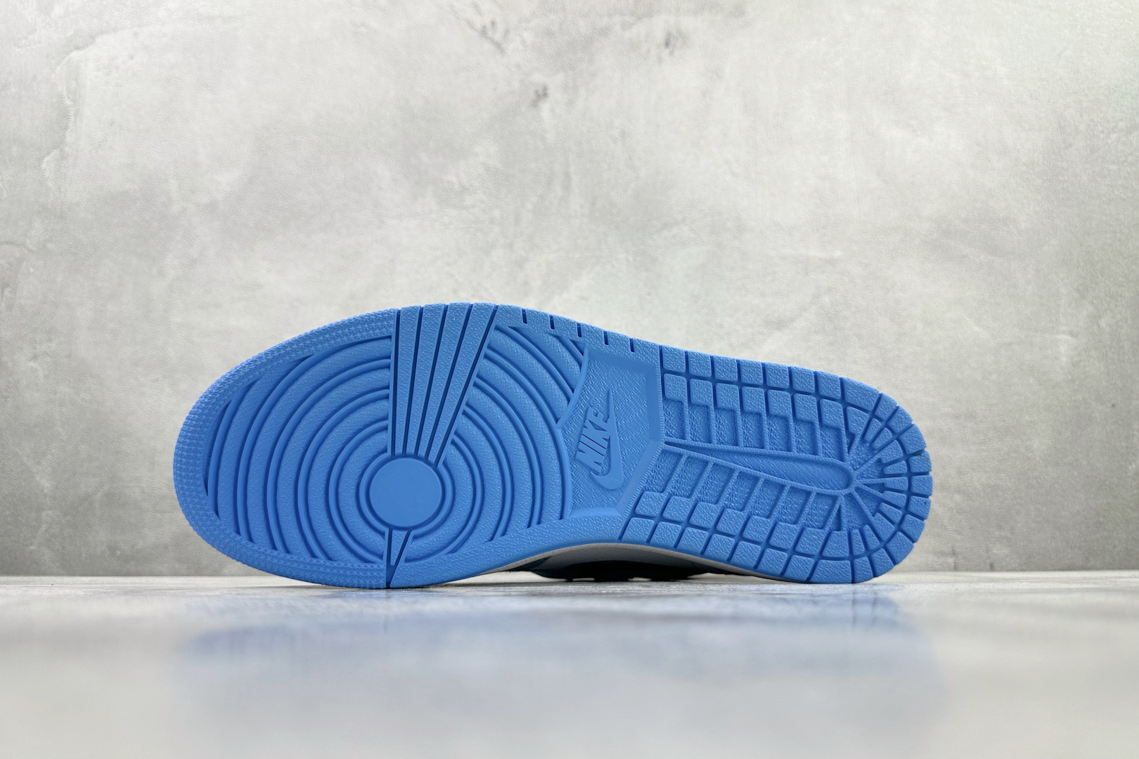 Jordan Air Jordan 1 retro high ”university blue” 大学蓝 555088-134-Top High Quatity Cheap Sneakers Fashion Clothing Clothes Bags handbags Shoes of all Brand wholesale With The best Quality And Beautiful Price from China Factory Chinese suppliers wholesaler seller Jordan Air Jordan 1 retro high ”university blue” 大学蓝 555088-134