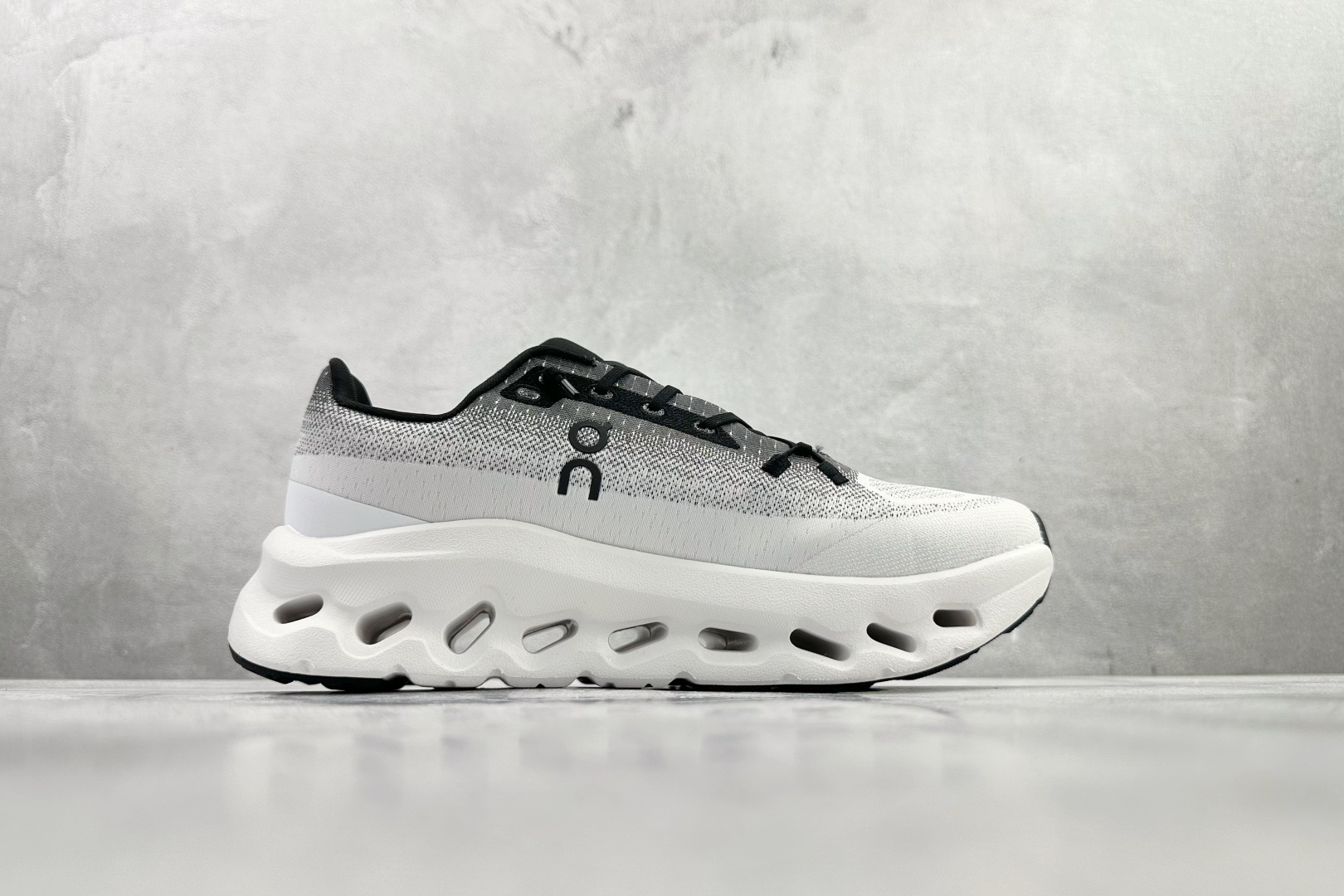 On Cloudtilt 白黑 3WE1005-Top High Quatity Cheap Sneakers Fashion Clothing Clothes Bags handbags Shoes of all Brand wholesale With The best Quality And Beautiful Price from China Factory Chinese suppliers wholesaler seller On Cloudtilt 白黑 3WE1005
