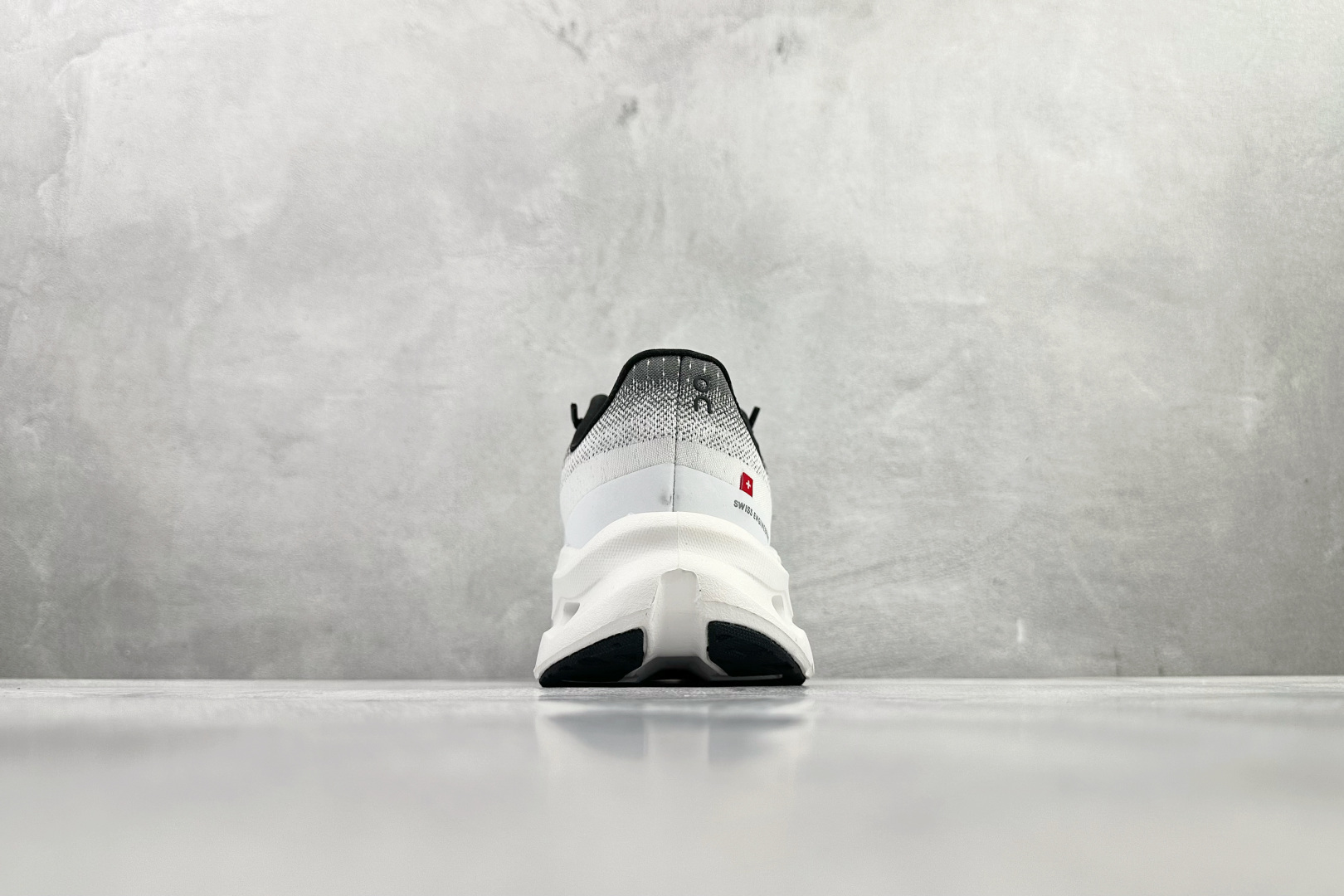 On Cloudtilt 白黑 3WE1005-Top High Quatity Cheap Sneakers Fashion Clothing Clothes Bags handbags Shoes of all Brand wholesale With The best Quality And Beautiful Price from China Factory Chinese suppliers wholesaler seller On Cloudtilt 白黑 3WE1005