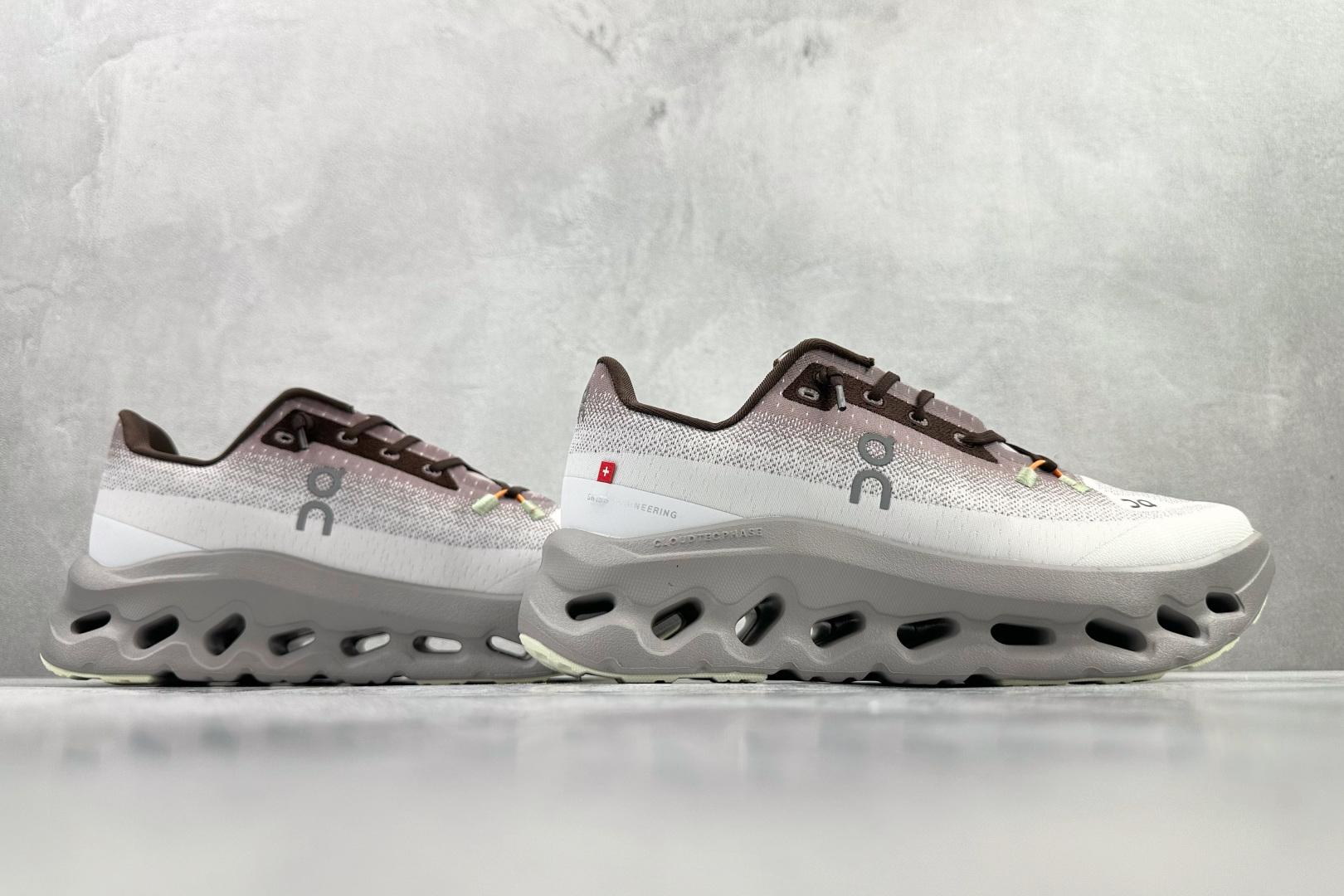 On Cloudtilt 白褐 3WE1005-Top High Quatity Cheap Sneakers Fashion Clothing Clothes Bags handbags Shoes of all Brand wholesale With The best Quality And Beautiful Price from China Factory Chinese suppliers wholesaler seller On Cloudtilt 白褐 3WE1005