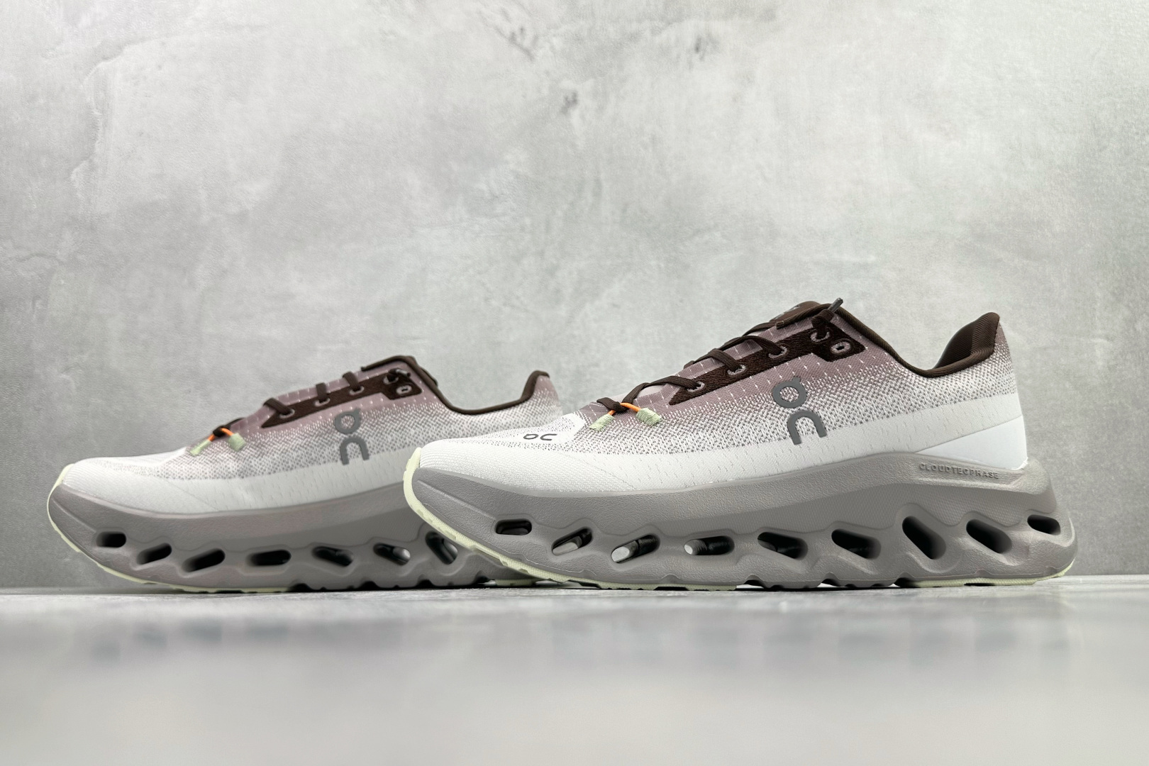 On Cloudtilt 白褐 3WE1005-Top High Quatity Cheap Sneakers Fashion Clothing Clothes Bags handbags Shoes of all Brand wholesale With The best Quality And Beautiful Price from China Factory Chinese suppliers wholesaler seller On Cloudtilt 白褐 3WE1005