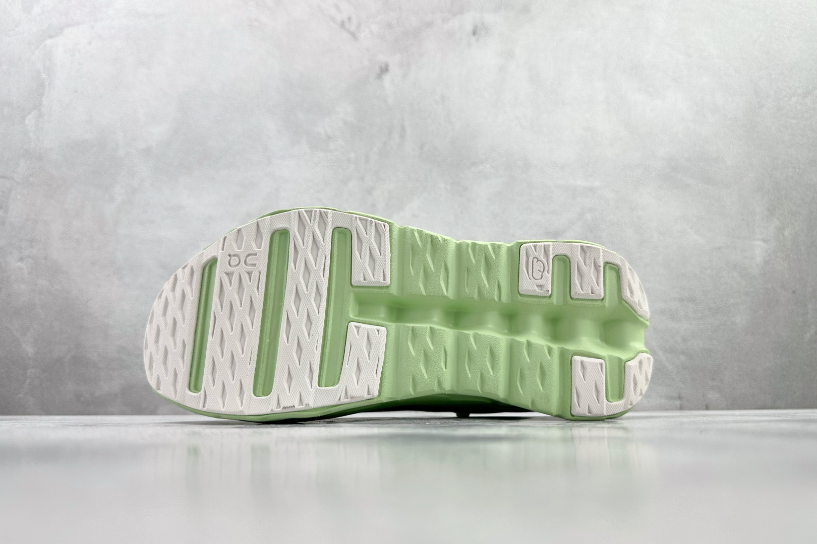 On Cloudtilt 绿色 3WF1073-Top High Quatity Cheap Sneakers Fashion Clothing Clothes Bags handbags Shoes of all Brand wholesale With The best Quality And Beautiful Price from China Factory Chinese suppliers wholesaler seller On Cloudtilt 绿色 3WF1073