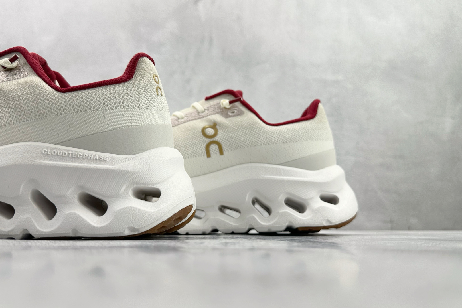 On Cloudtilt 蛇年限定 象牙白 3WF1056