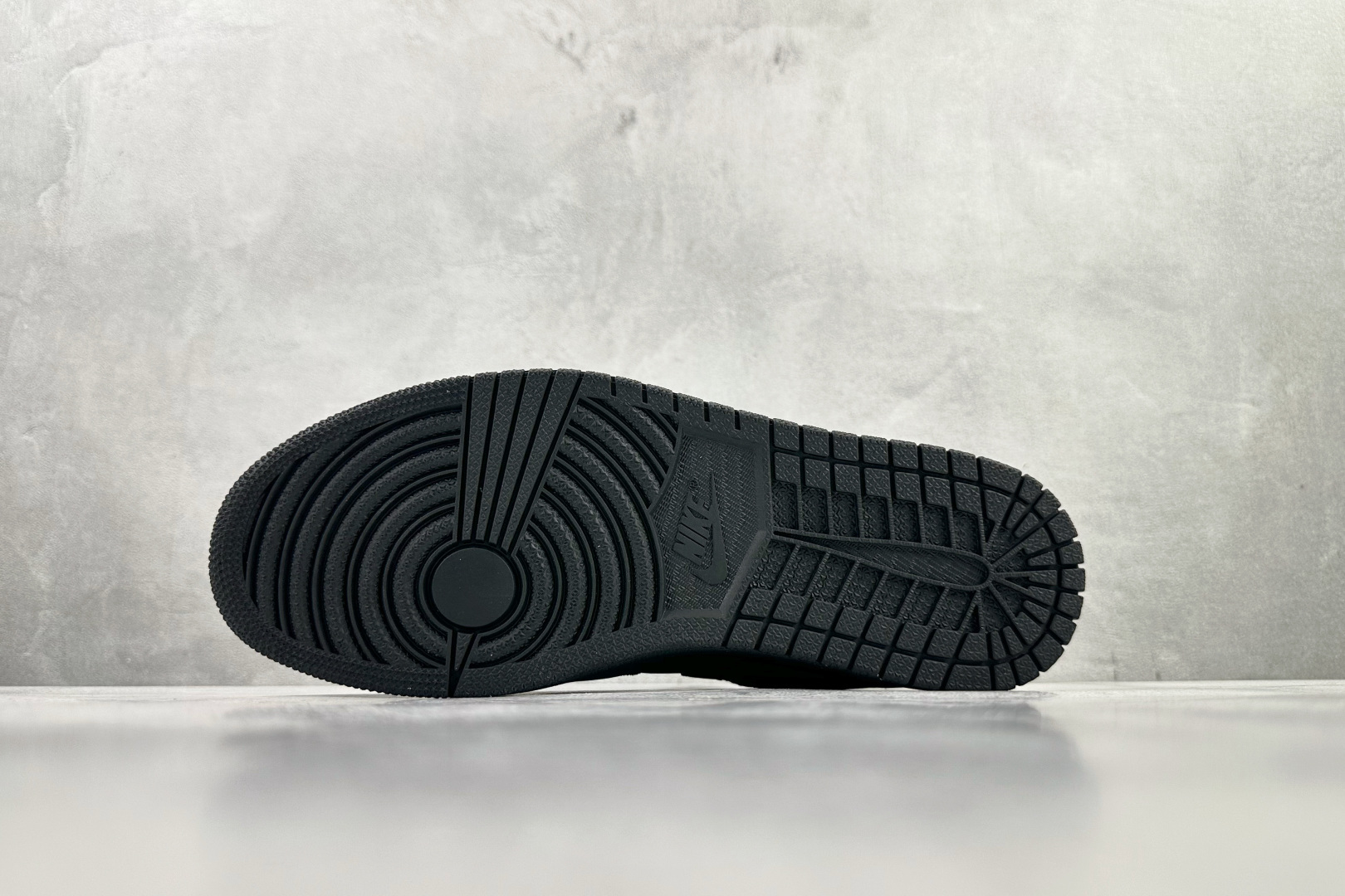 Jordan Air Jordan 1 黑色 553558-093