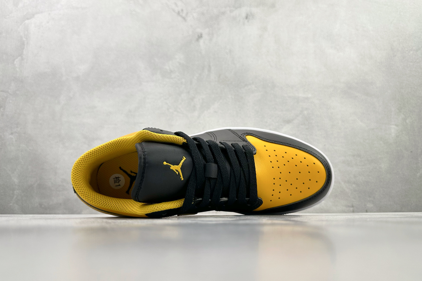Jordan Air Jordan 1 黑黄 553558-072 Jordan Air Jordan 1 黑黄 553558-072