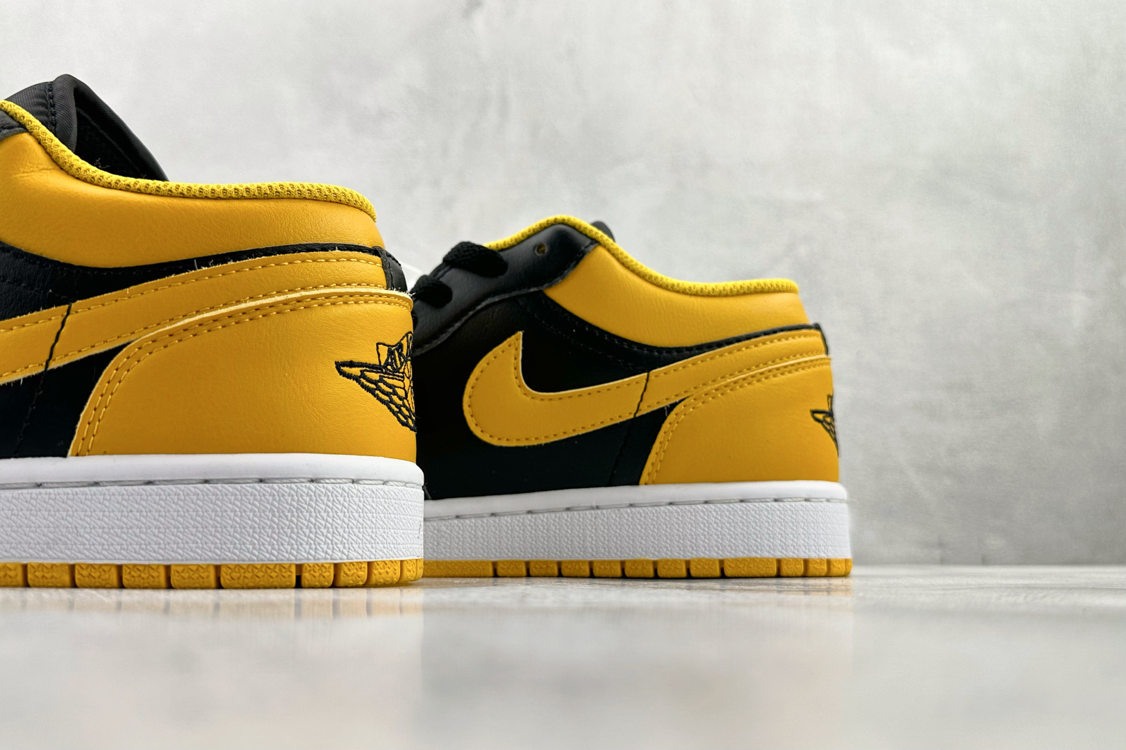 Jordan Air Jordan 1 黑黄 553558-072 Jordan Air Jordan 1 黑黄 553558-072