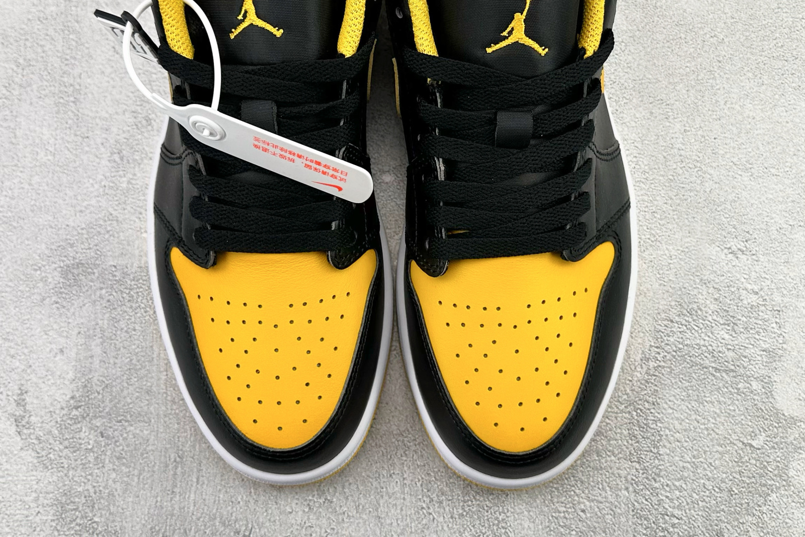 Jordan Air Jordan 1 黑黄 553558-072 Jordan Air Jordan 1 黑黄 553558-072