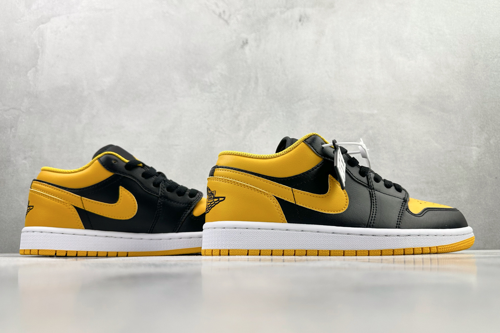 Jordan Air Jordan 1 黑黄 553558-072 Jordan Air Jordan 1 黑黄 553558-072