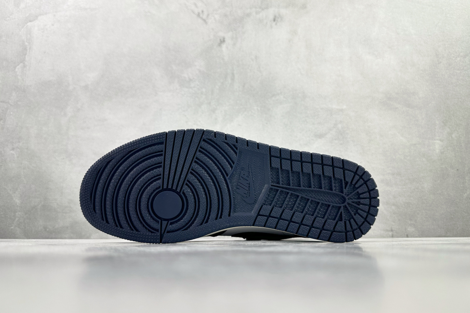 Jordan Air Jordan 1 High “Midnight Navy” 蓝白 DZ5485-401-Top High Quatity Cheap Sneakers Fashion Clothing Clothes Bags handbags Shoes of all Brand wholesale With The best Quality And Beautiful Price from China Factory Chinese suppliers wholesaler seller Jordan Air Jordan 1 High “Midnight Navy” 蓝白 DZ5485-401