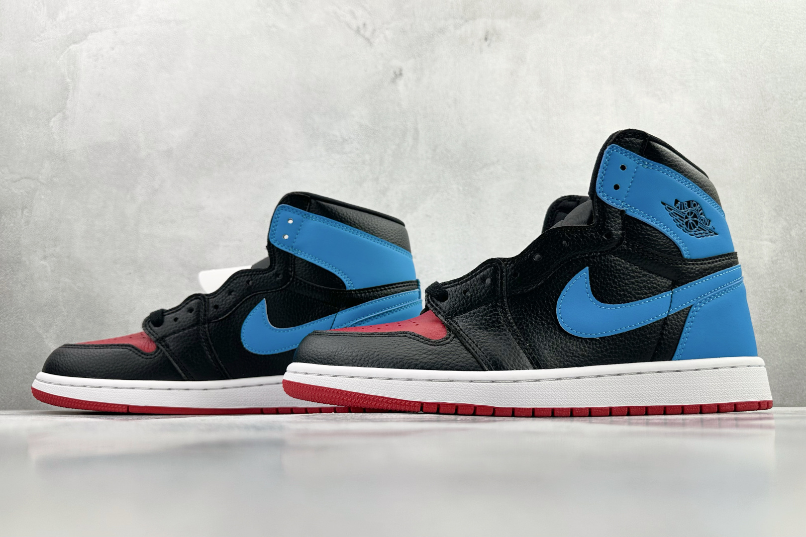 Jordan Air Jordan 1 retro high unc to chicago 反转警灯 黑蓝红 CD0461-046