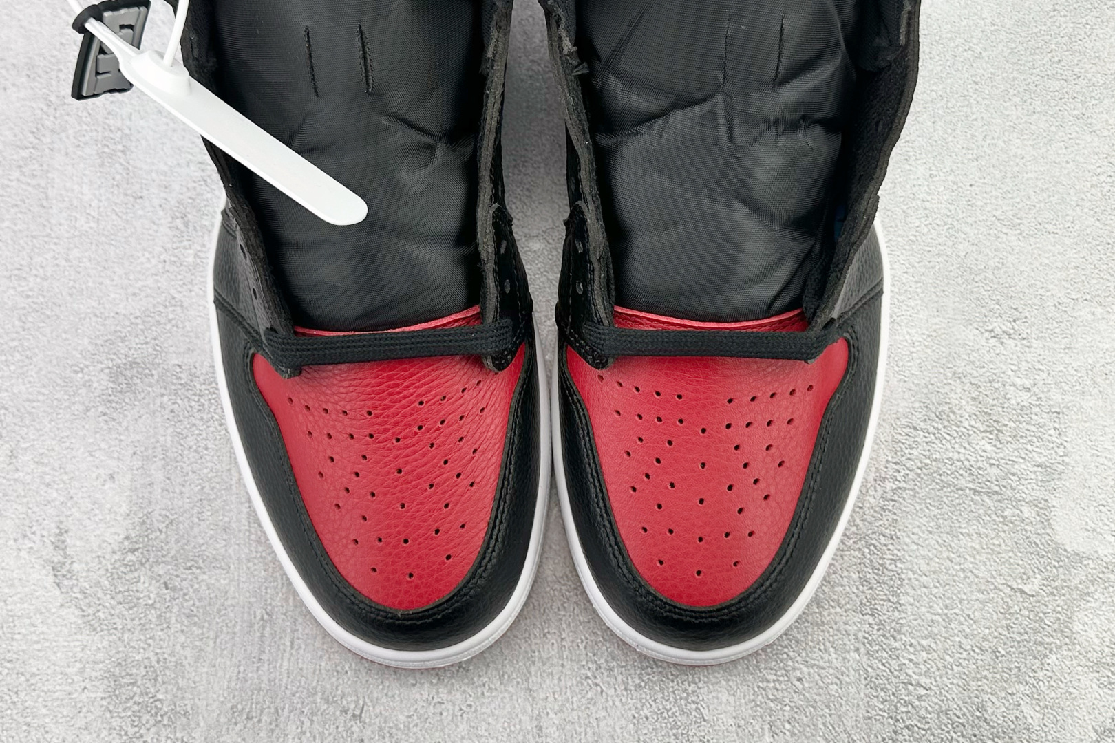 Jordan Air Jordan 1 retro high unc to chicago 反转警灯 黑蓝红 CD0461-046