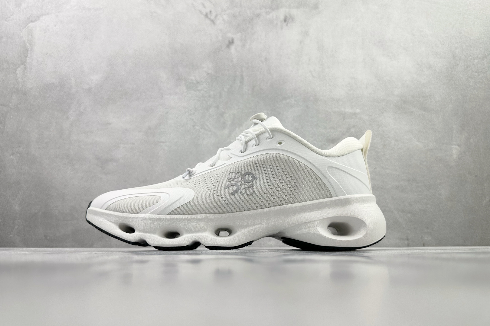 190 LOEWE罗意威 Cloudsolo x On昂跑 联名款 白色 3MF3066-Chinese UA Cheap High Quatity Brand Clothes Bags handbags Sneakers wholesale wholesaler seller from China Factory suppliers Fashion Clothing Shoes best Quality Beautiful Price 190 LOEWE罗意威 Cloudsolo x On昂跑 联名款 白色 3MF3066