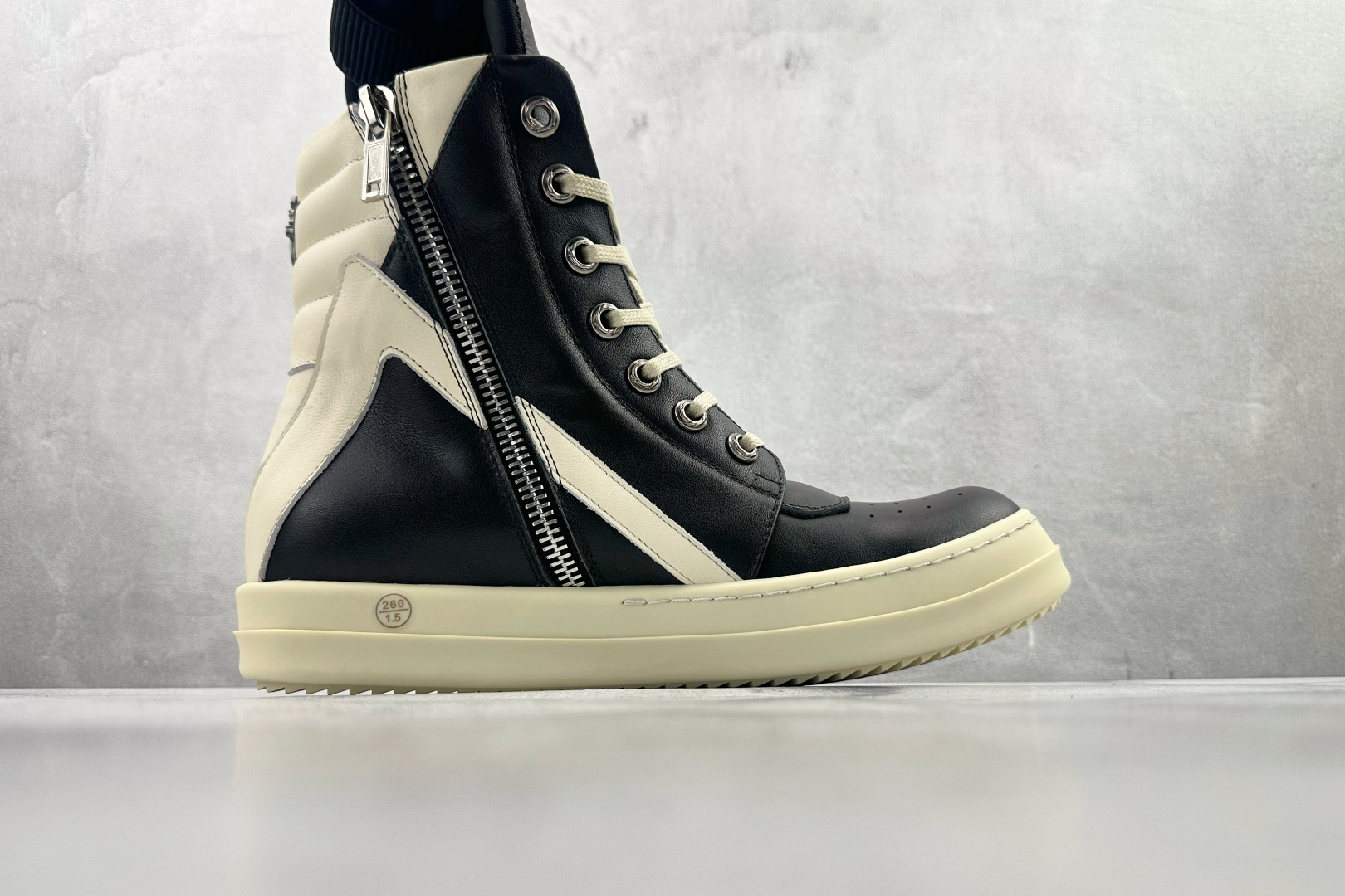 平台专供 RICK OWENS/RO Geobasket 欧文斯克罗心 黑白 RO8860C-Top High Quatity Cheap Sneakers Fashion Clothing Clothes Bags handbags Shoes of all Brand wholesale With The best Quality And Beautiful Price from China Factory Chinese suppliers wholesaler seller 平台专供 RICK OWENS/RO Geobasket 欧文斯克罗心 黑白 RO8860C