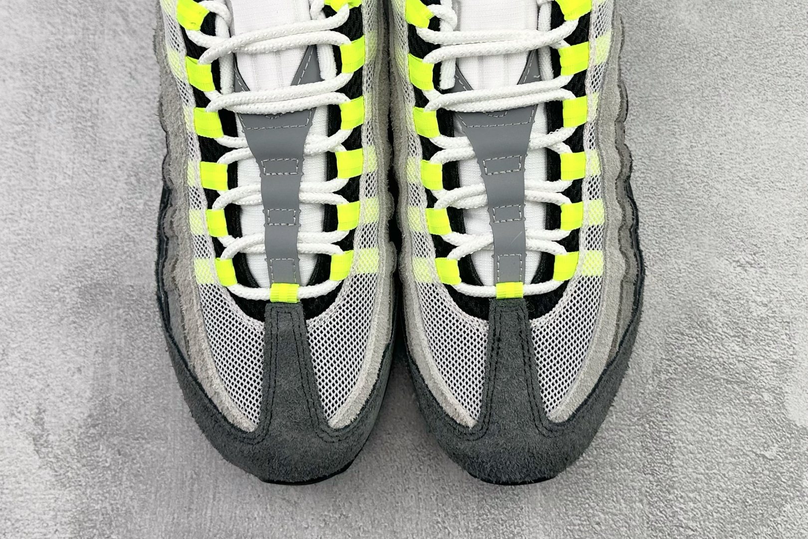 360 原厂特供 UNDEFEATED x Nike Air Max 95 SP 纽约限定 灰绿 IB4523-004