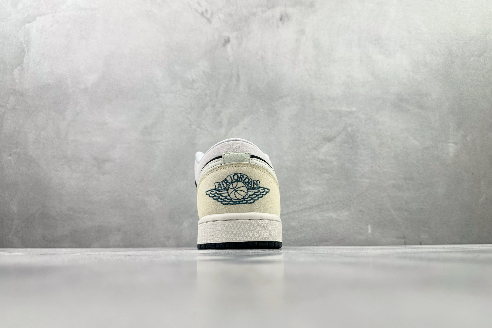 200 综合版 Jordan Air Jordan 1 粉黑 IB7109-004-Chinese UA Cheap High Quatity Brand Clothes Bags handbags Sneakers wholesale wholesaler seller from China Factory suppliers Fashion Clothing Shoes best Quality Beautiful Price 200 综合版 Jordan Air Jordan 1 粉黑 IB7109-004